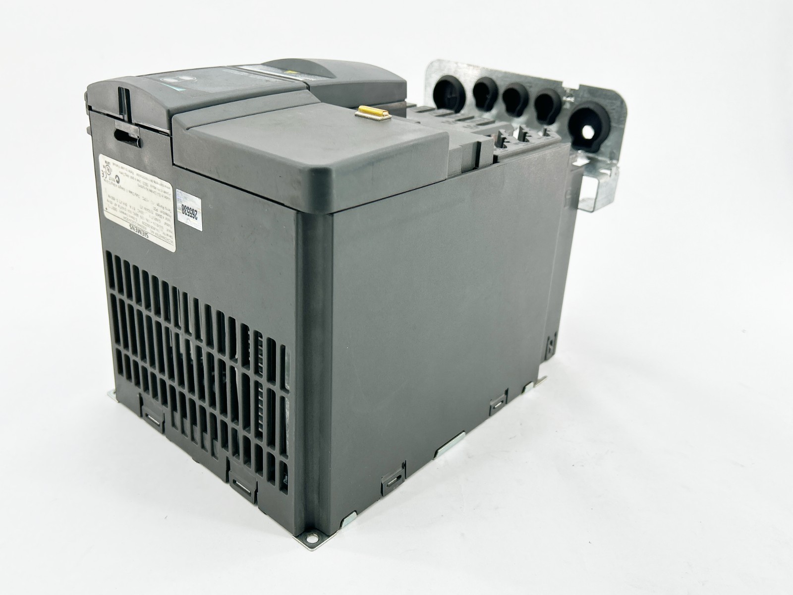 Siemens 6SE6440-2UE24-0CA1 AC Drive 440 5HP 6.1A 600V 2.2KW 63Hz – Missing Parts
