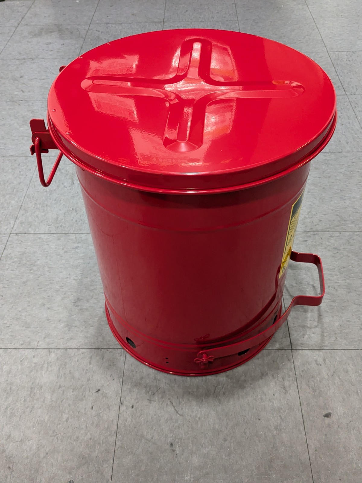 JUSTRITE Oily Waste Can: 10 gal, Steel, Foot Operated 09308