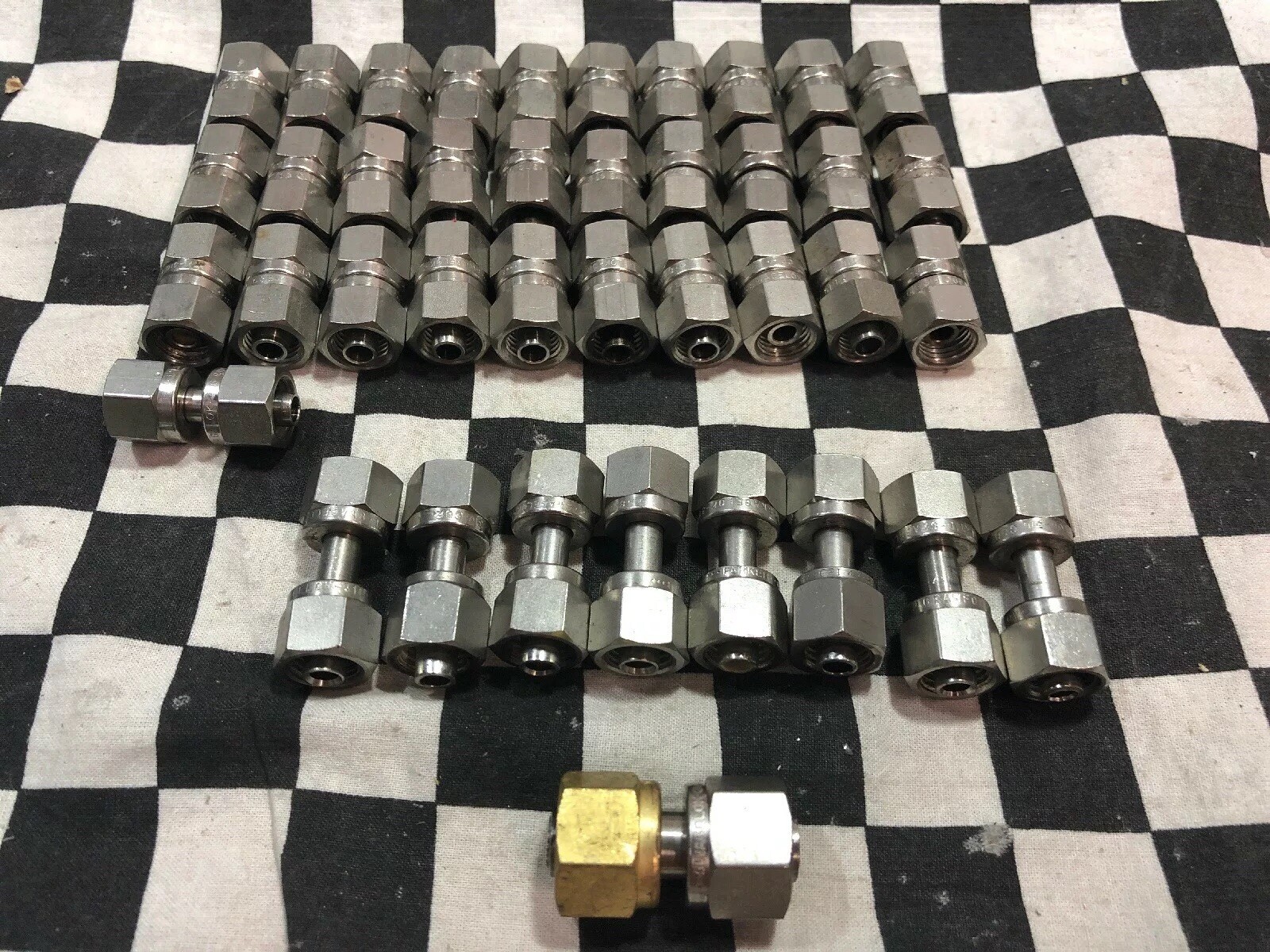 SWAGELOK Pre-Swaged Union PORT 1/4″, SS-401-PC, LOT OF 31, SHIPSAMEDAY