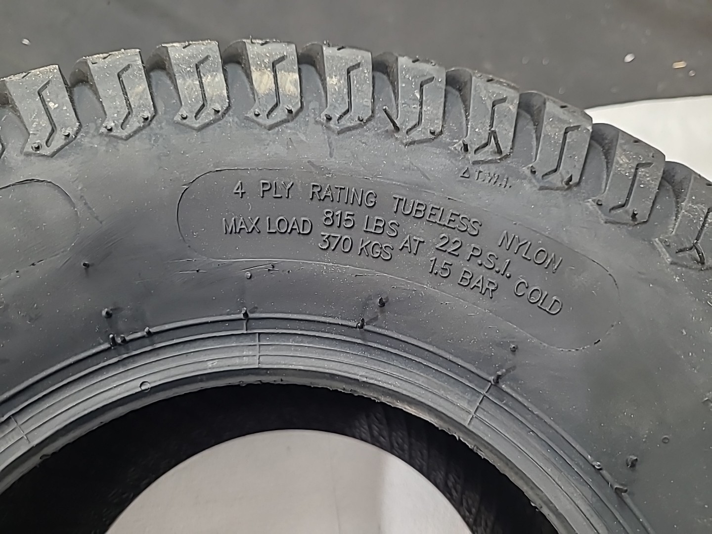Hi-Run WD1133- 18×8.50-8 SU05 Commercial Lawn Mower Tire- 4Ply- Load B