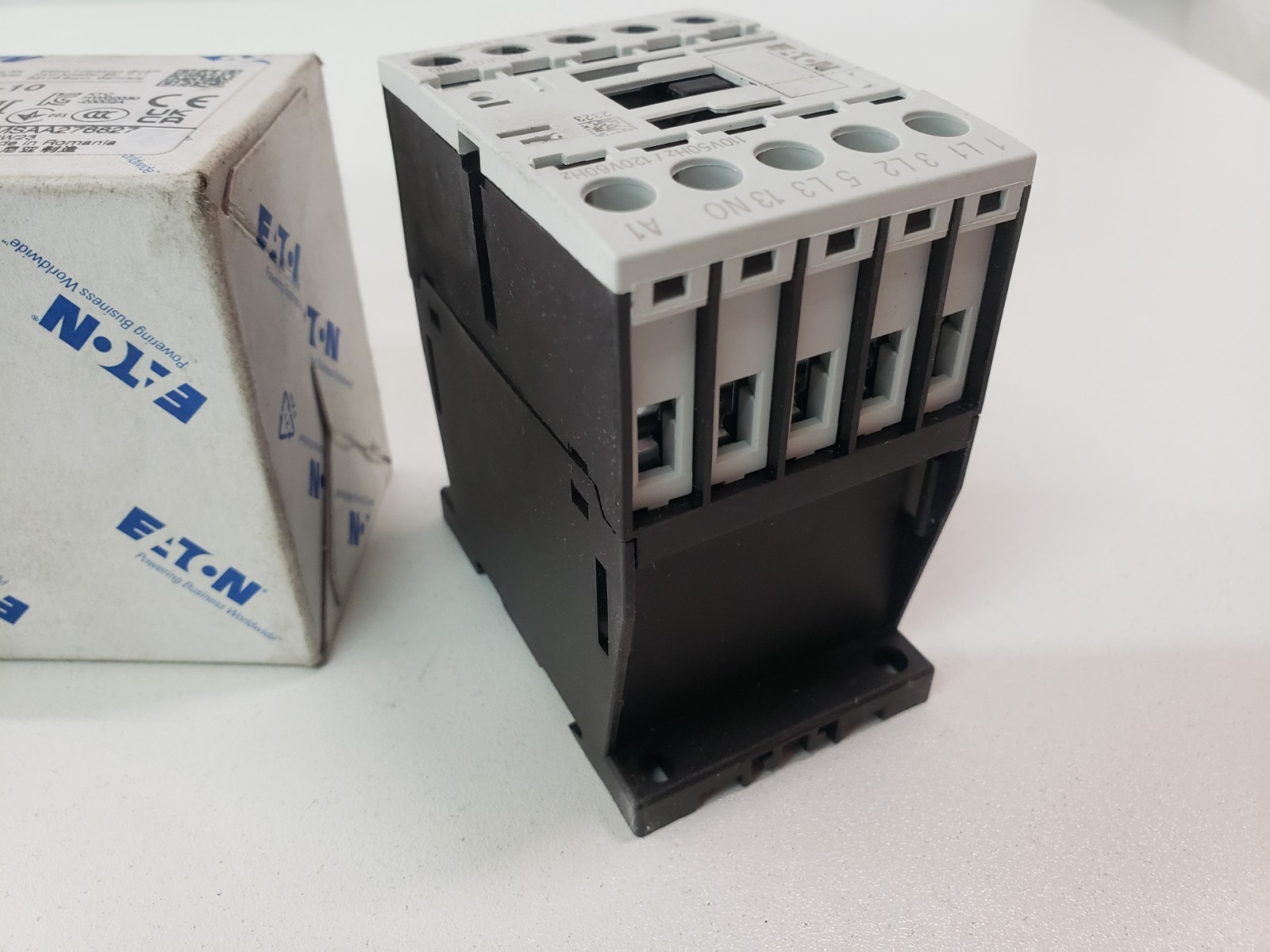 UNUSED – Eaton Moeller DILM12-10 Contactor XTCE012B10A