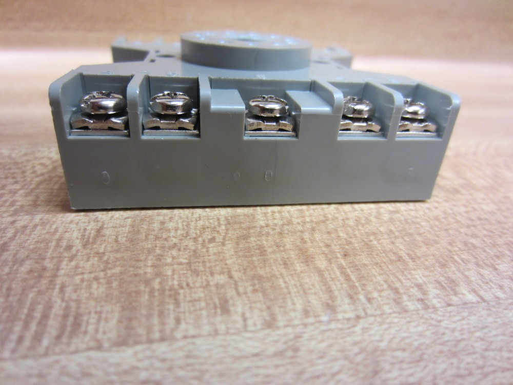 IDEC SR3P-06 Relay Socket SR3P06 (Pack of 3)
