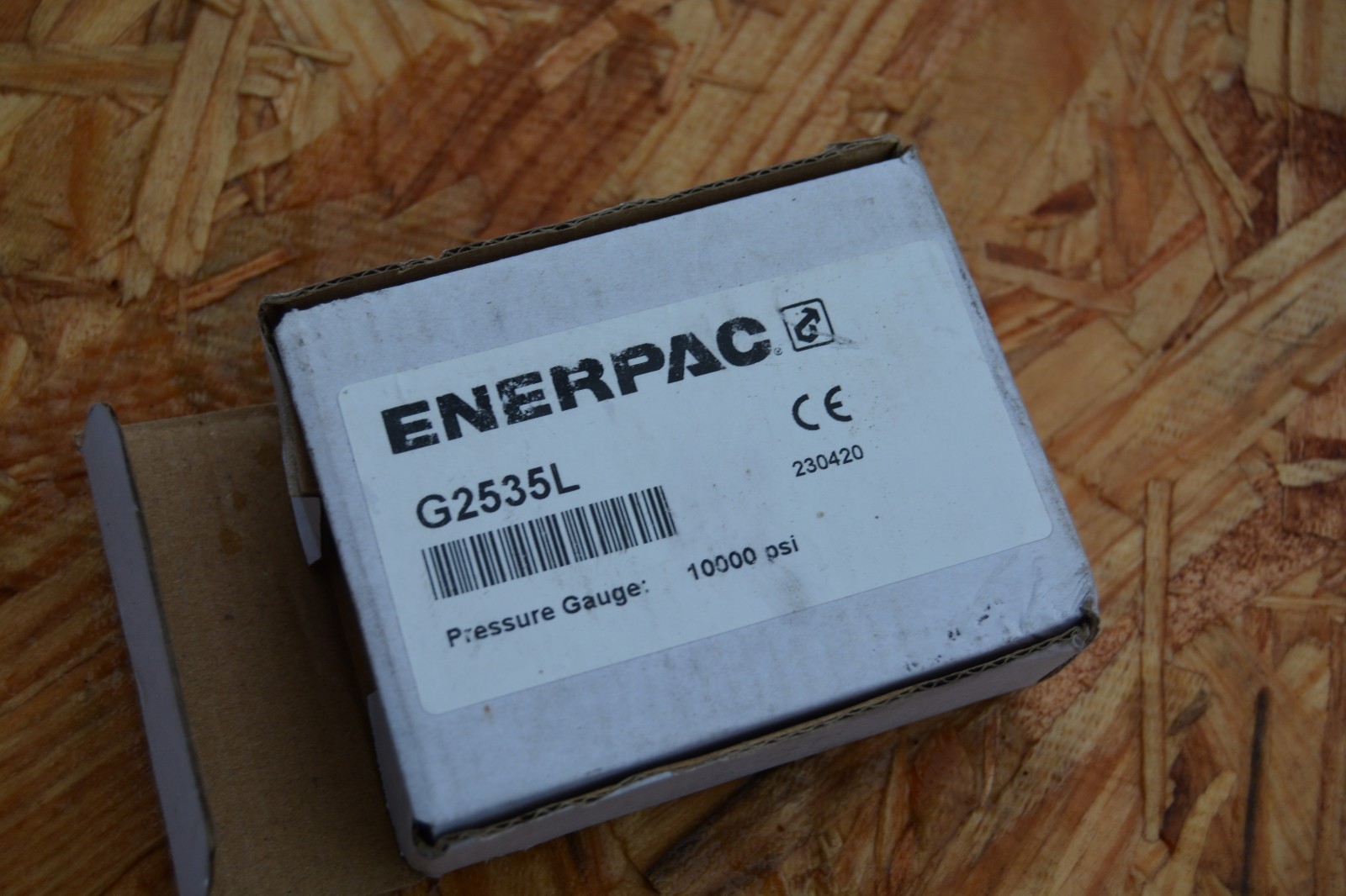 Enerpac G2535L Liquid Fill Pressure Gauge 2.5″ Dial 1/4″ NPT 0-10,000 PSI NEW