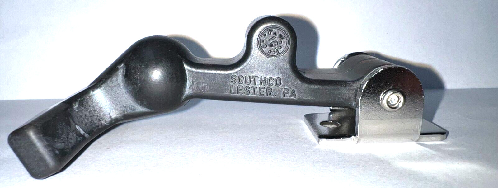 SOUTHCO DRAW LATCH 1.250IN OVERALL WIDTH 4.000IN OAL LOT OF 3
