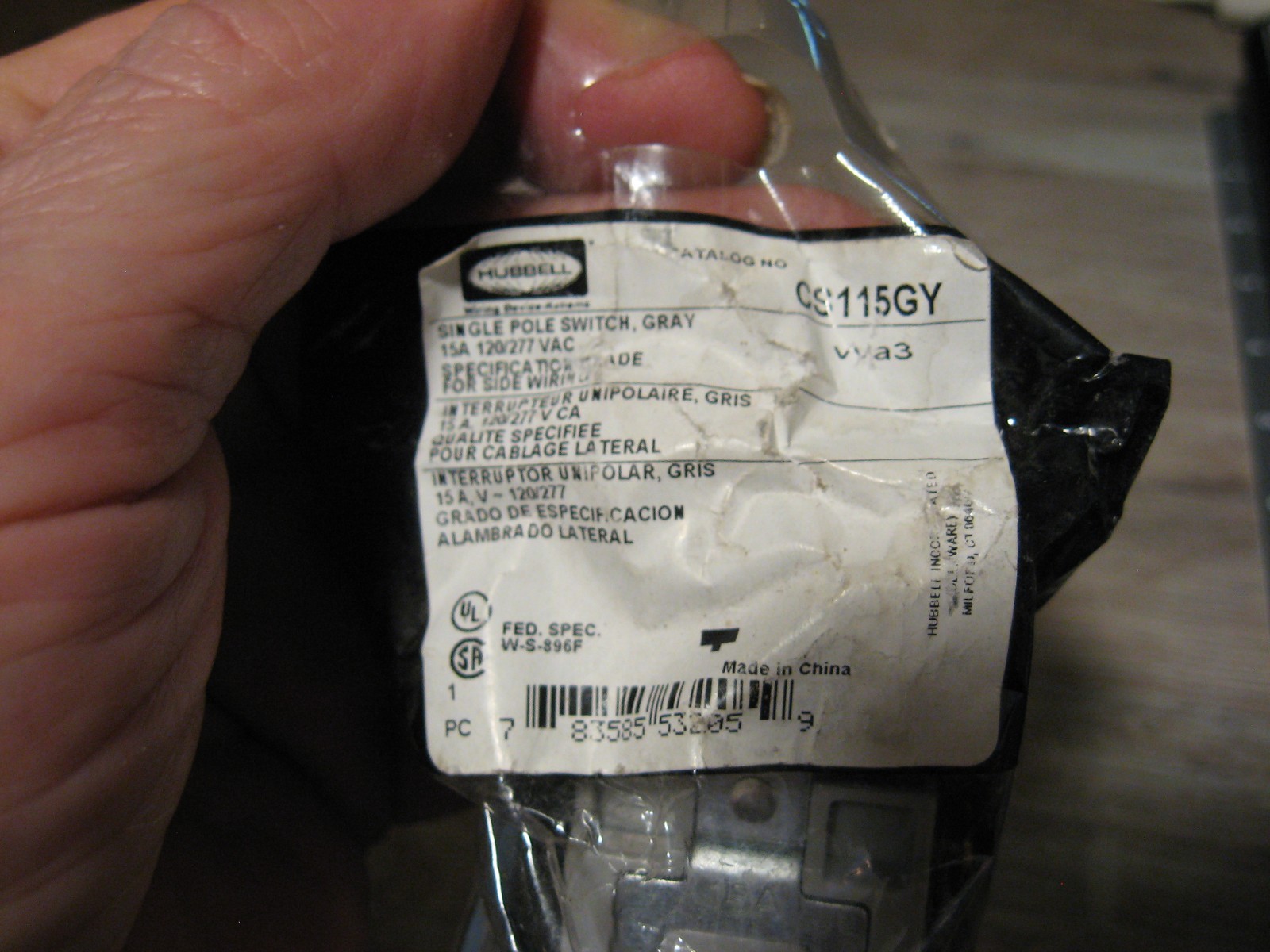 Hubbell Commercial Single Pole Switch Gray Toggle 15A-120/277 VAC CS115GY