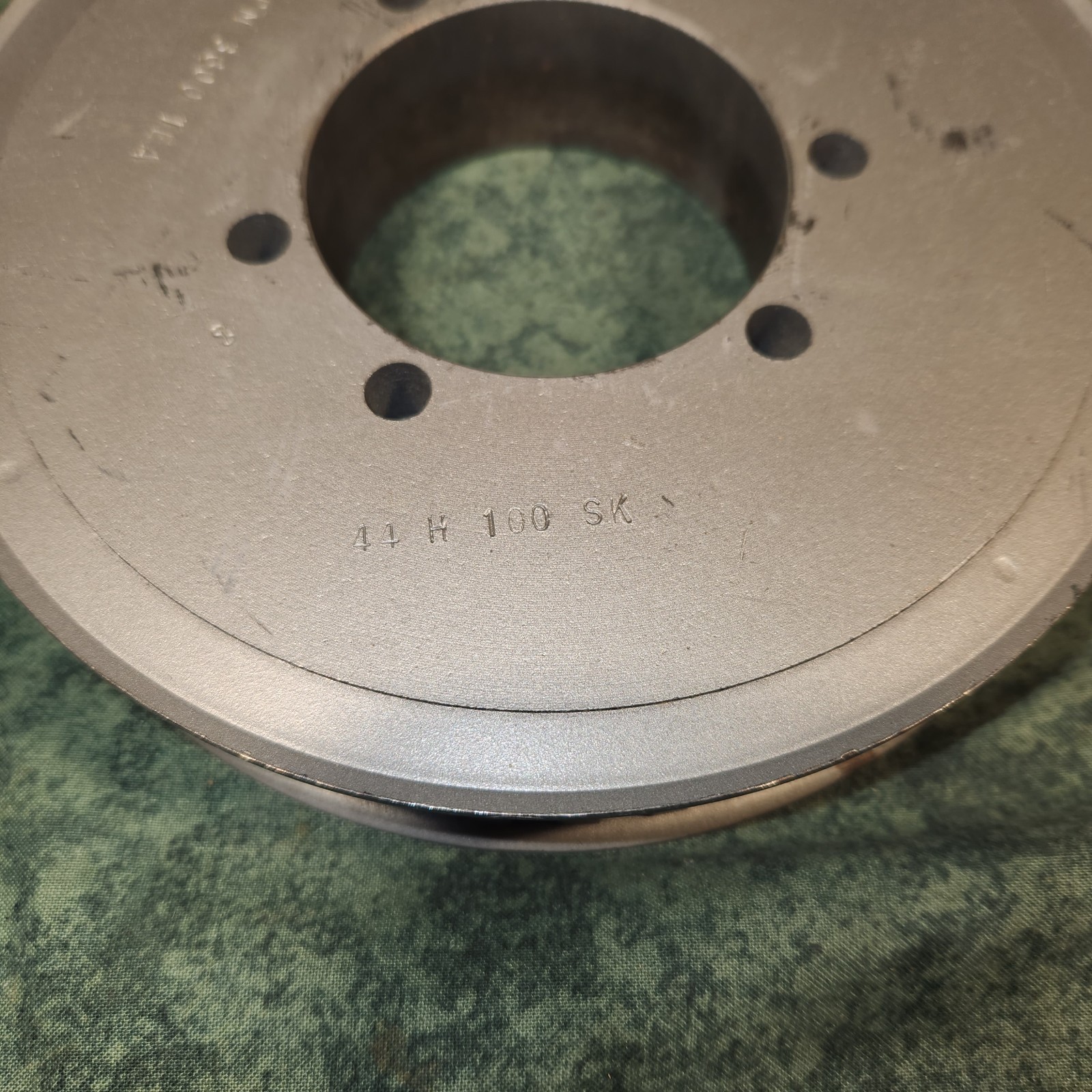 44 Tooth Timing Belt Pulley 1″ Wide 44H100SK (34995-L6C)