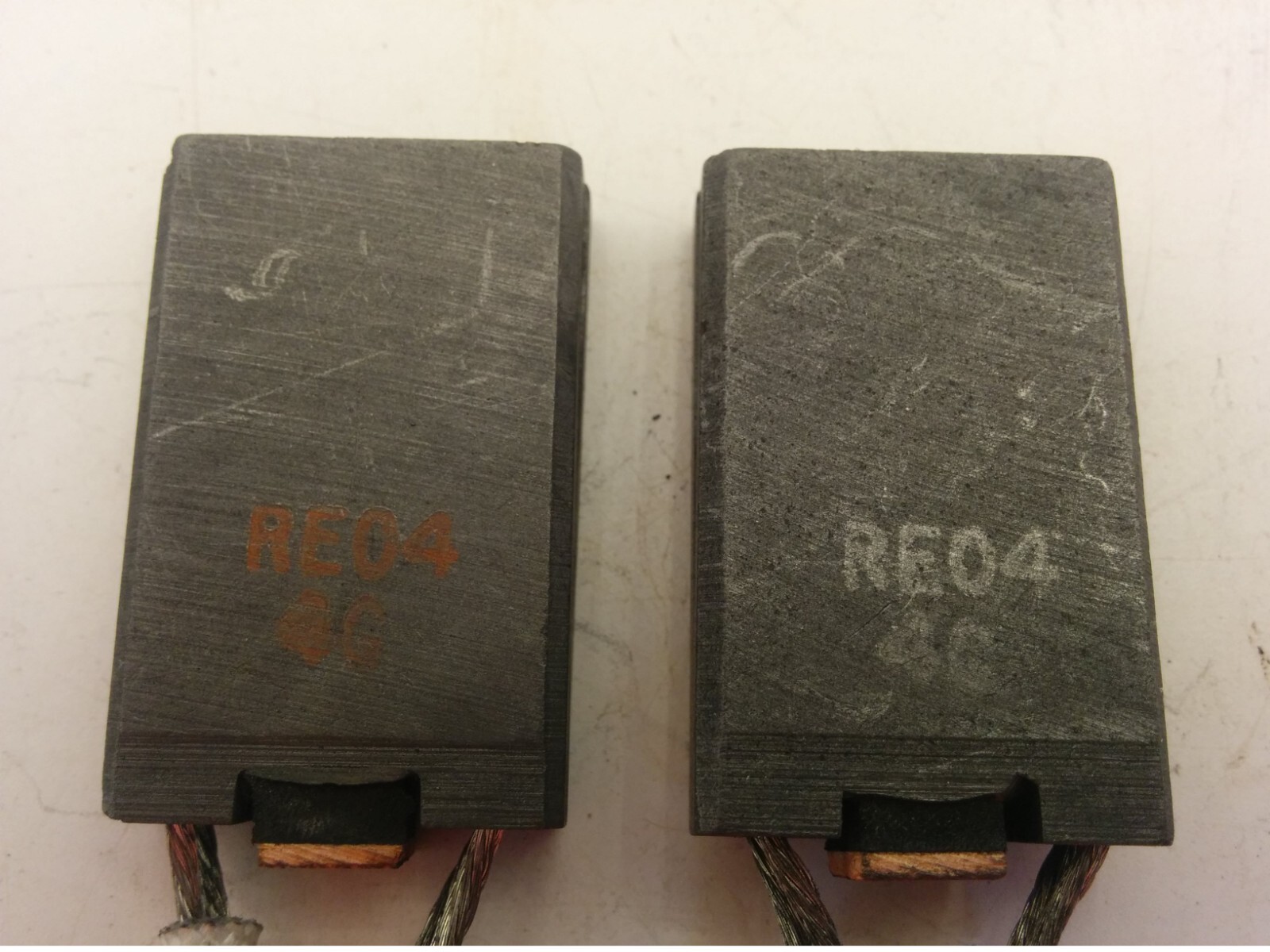 RE04 CARBON MOTOR BRUSH SIZE 3/8 X 1 X 1.5 INCHES PACK OF 2 NNB