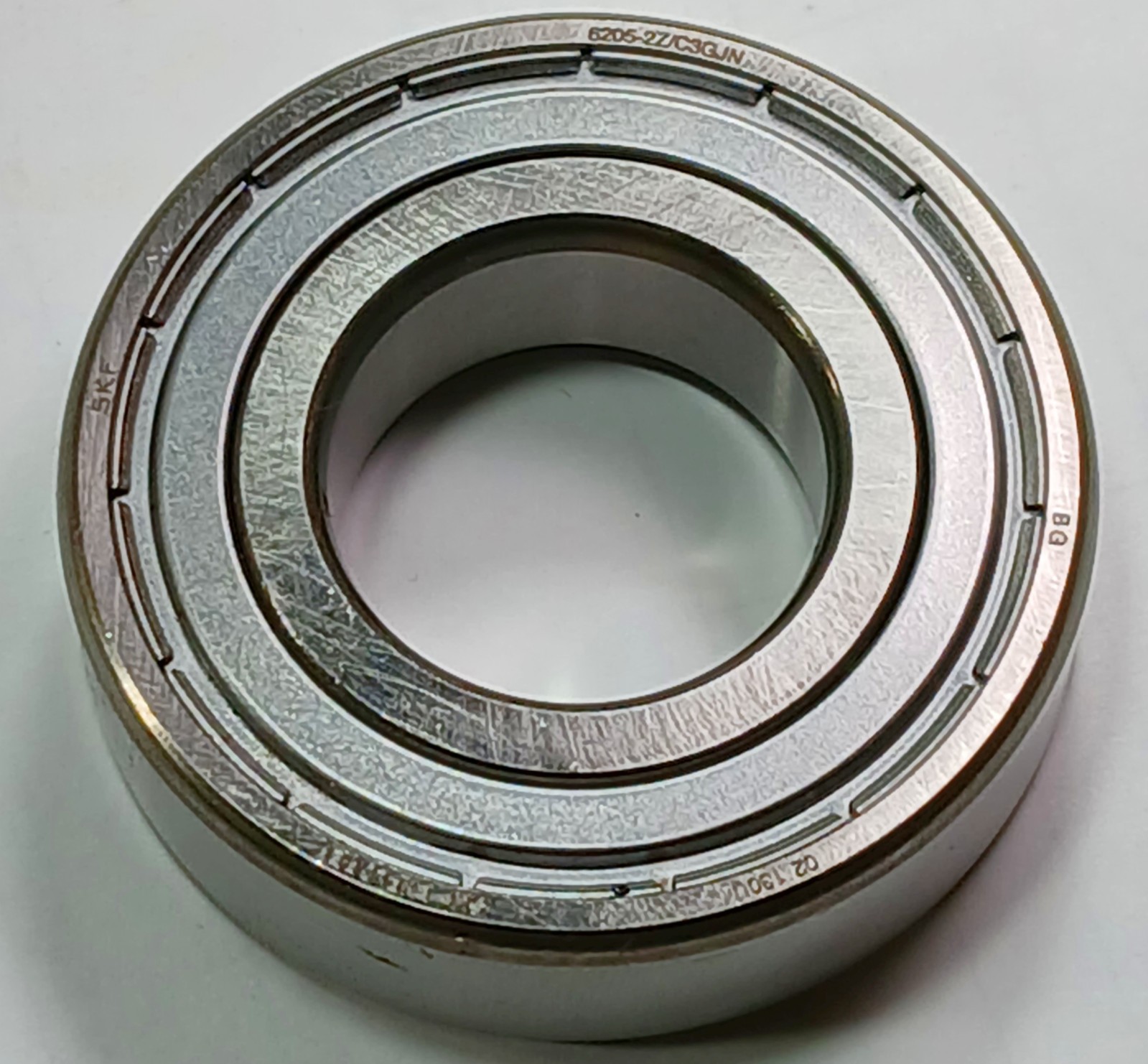 1 NEW SKF 6205-2Z/C3GJN RADIAL DEEP GROOVE BALL BEARING NNB ***MAKE OFFER***