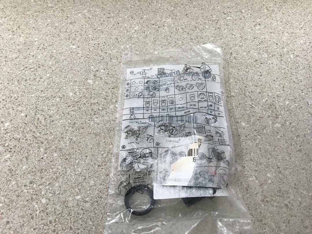 Allen Bradley Ext Push Button (Red) 800FP-E4 NEW