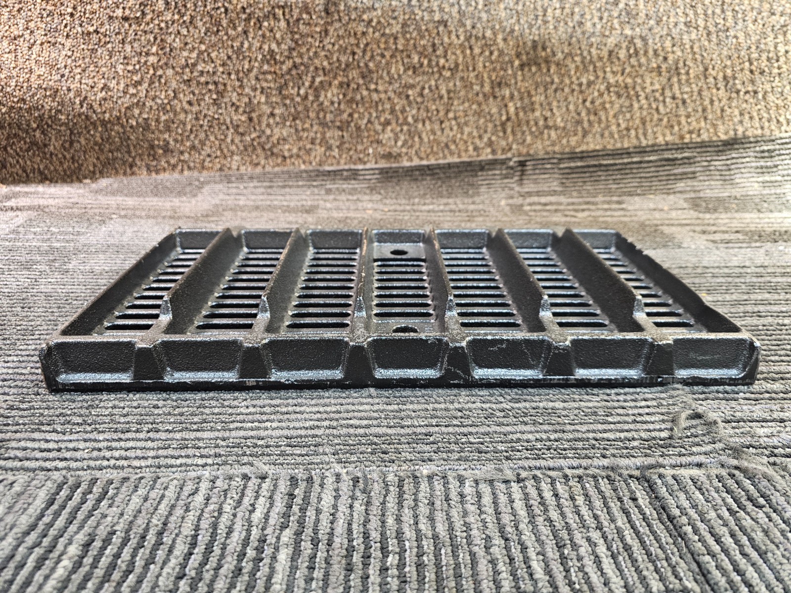 ACO 05904 18-in. x 10-in. Replacement Longitudinal Ductile Iron Grate, Black