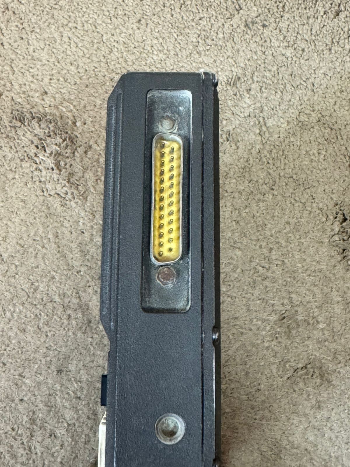 HUSKY HUNTER Portable Computer 352KEL