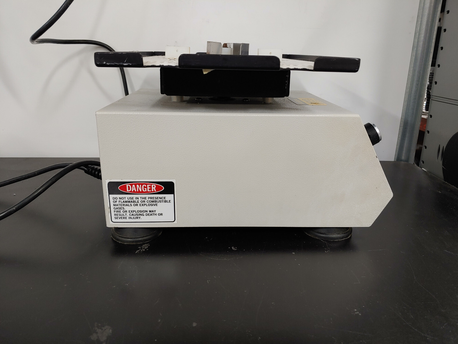 LAB LINE Instruments 4625 Titer Plate Shaker