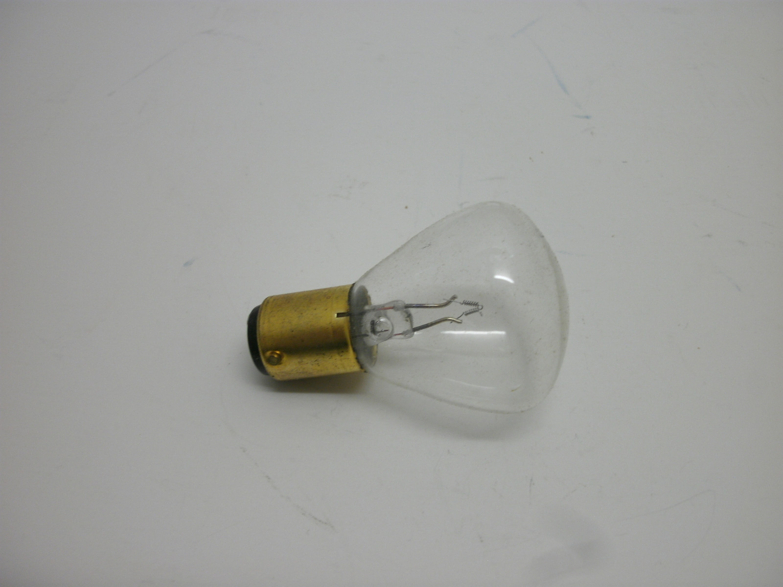 CHICAGO MINIATURE 1184 BULB 5.5V 6.25A 34.4W BA15d RP11 C2V CP 4 (1-BULB) NNB
