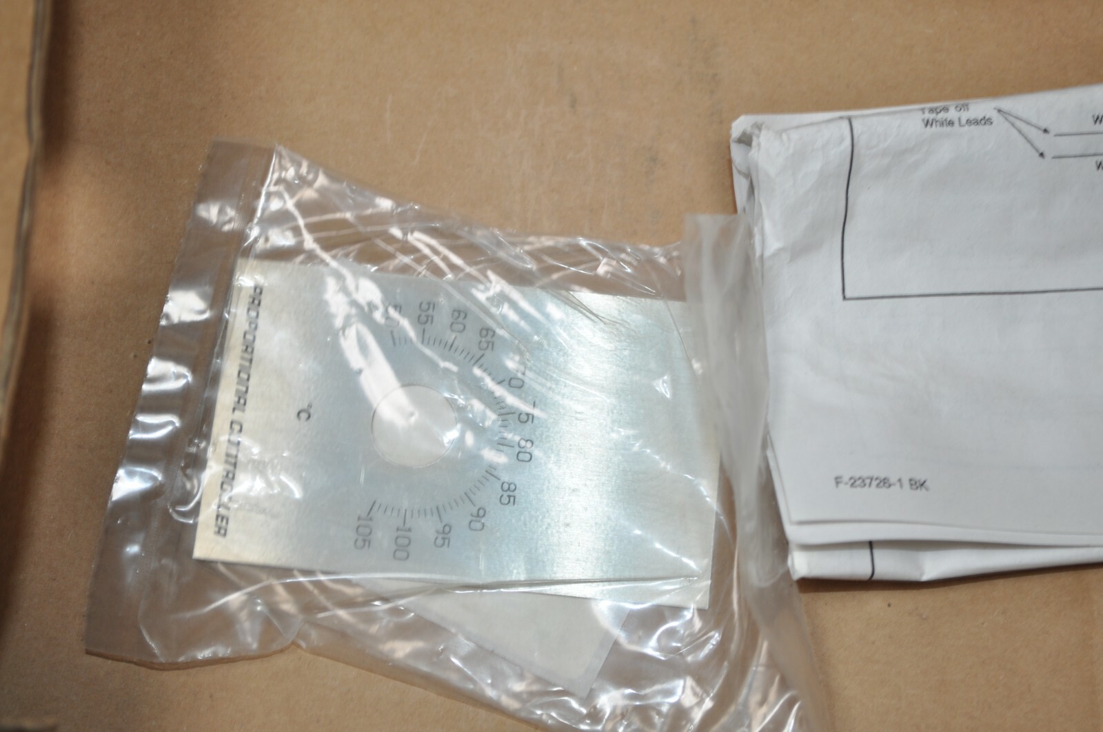 NEW INVENSYS T.A.C Proportional Temperature Controller 6″ Probe SLC-8324 0 0 1