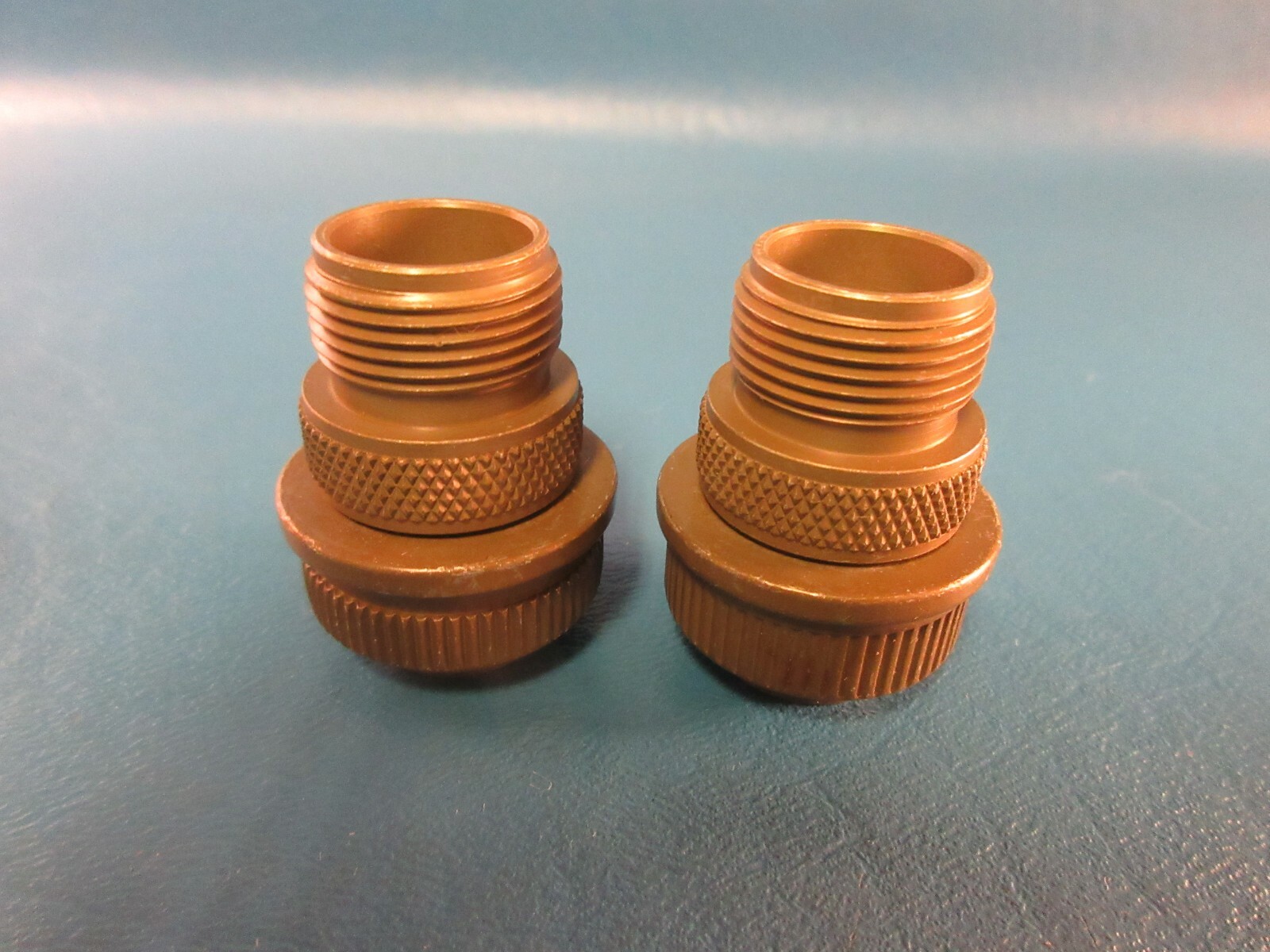 Bag of 2 Amphenol 10-820066-06S Connector Plug, 6 Pin Female Socket