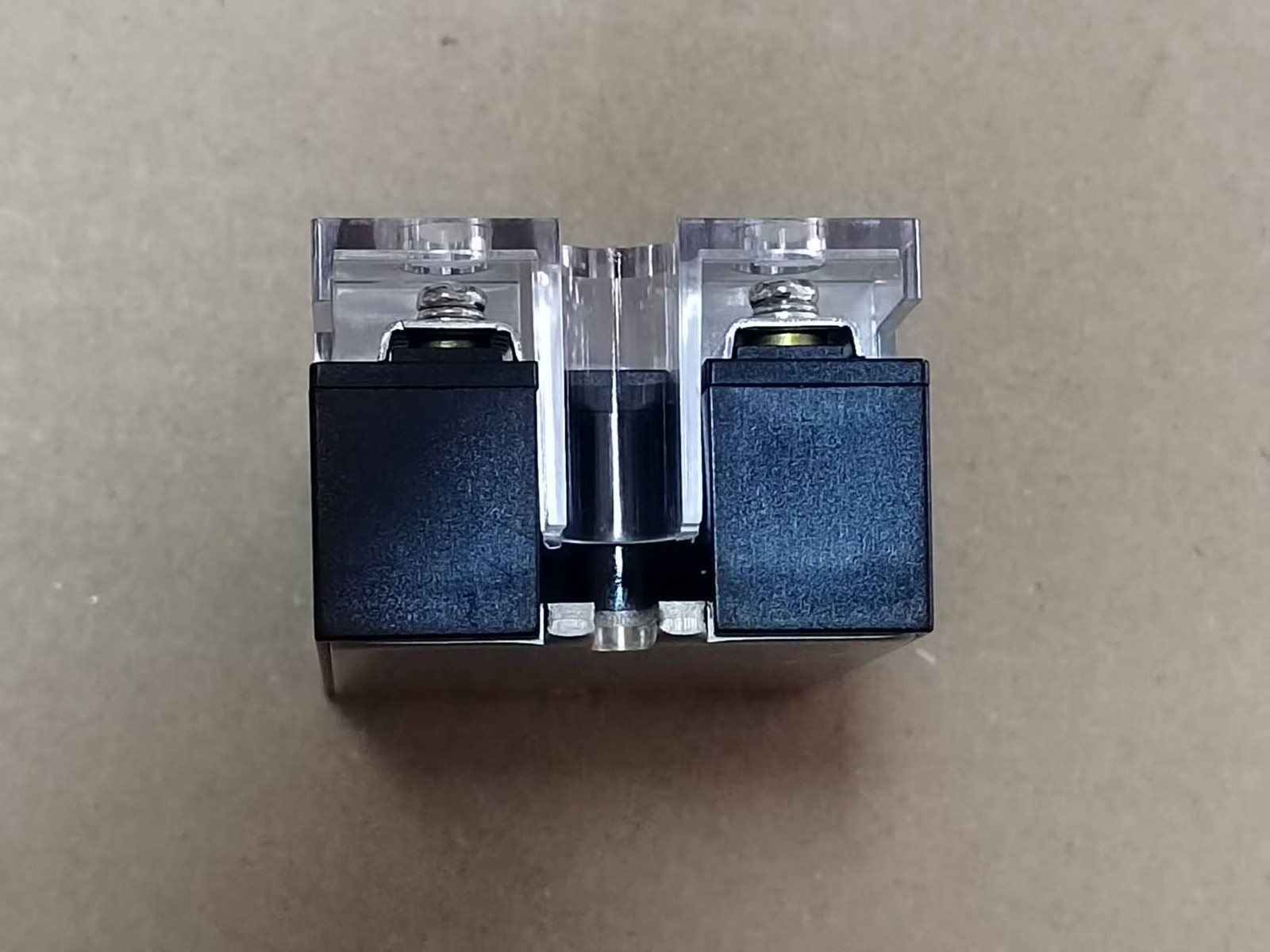 1X NEW Crydom Solid State Relays SSC800-25-24 Fast Shipping