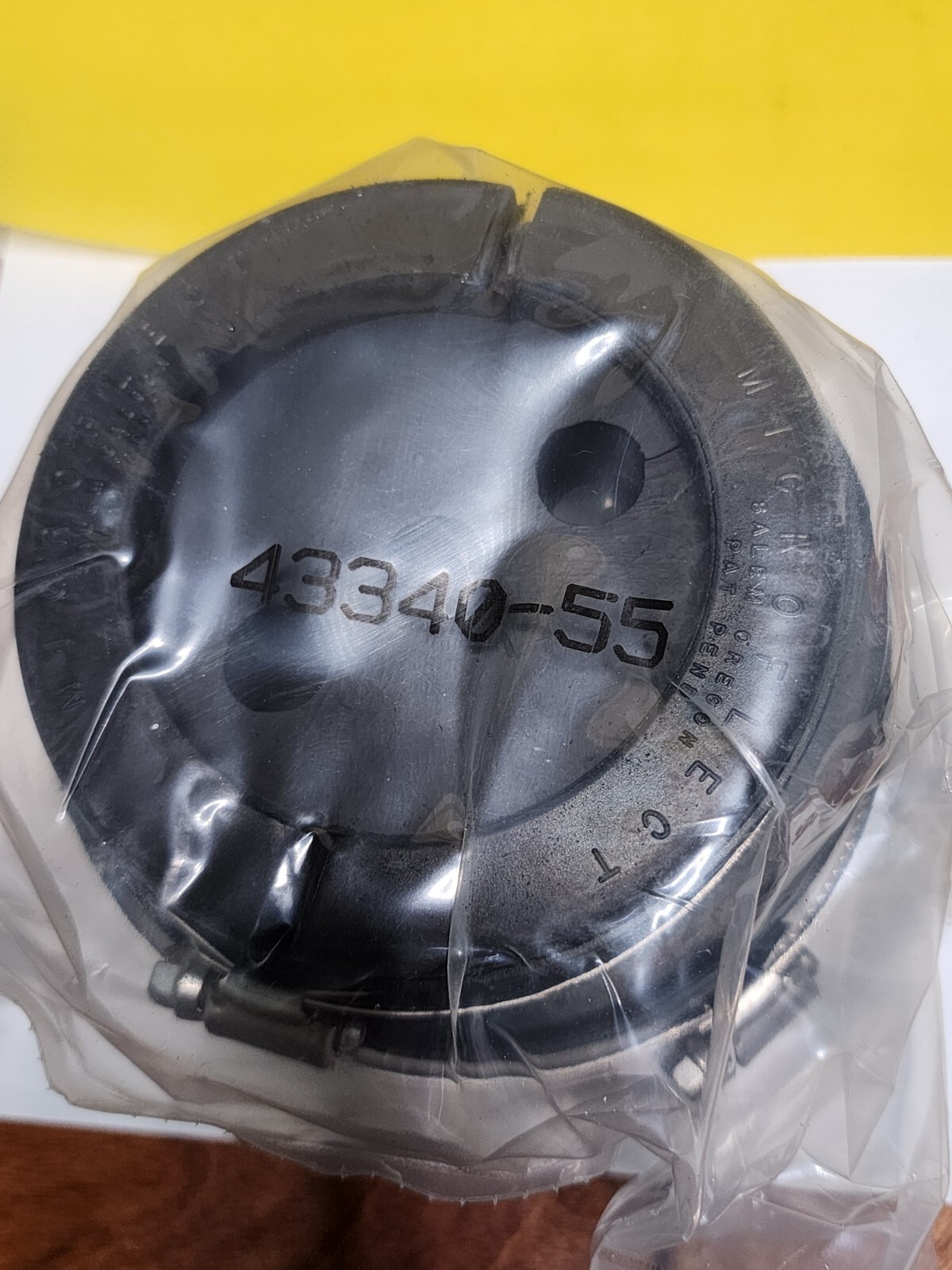 NEW! ANDREW TYPE 204679-7 4″ W/G BOOT FOR 3 HOLES, 1/2″ COAXIAL CABLE [2WS2]