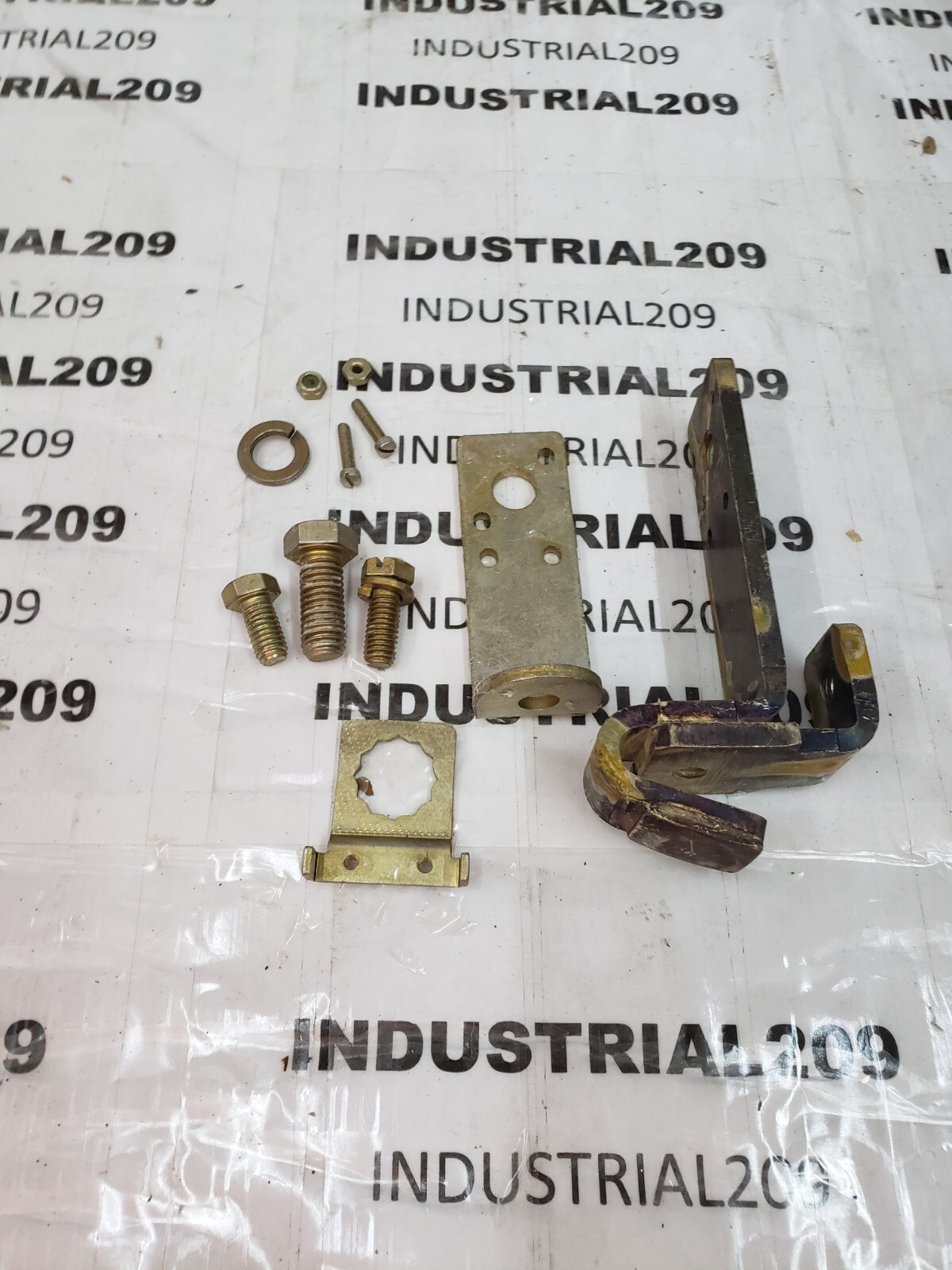 ALLEN BRADLEY FRONT STATIONARY CONTACT ASSEMBLY SIZE 5