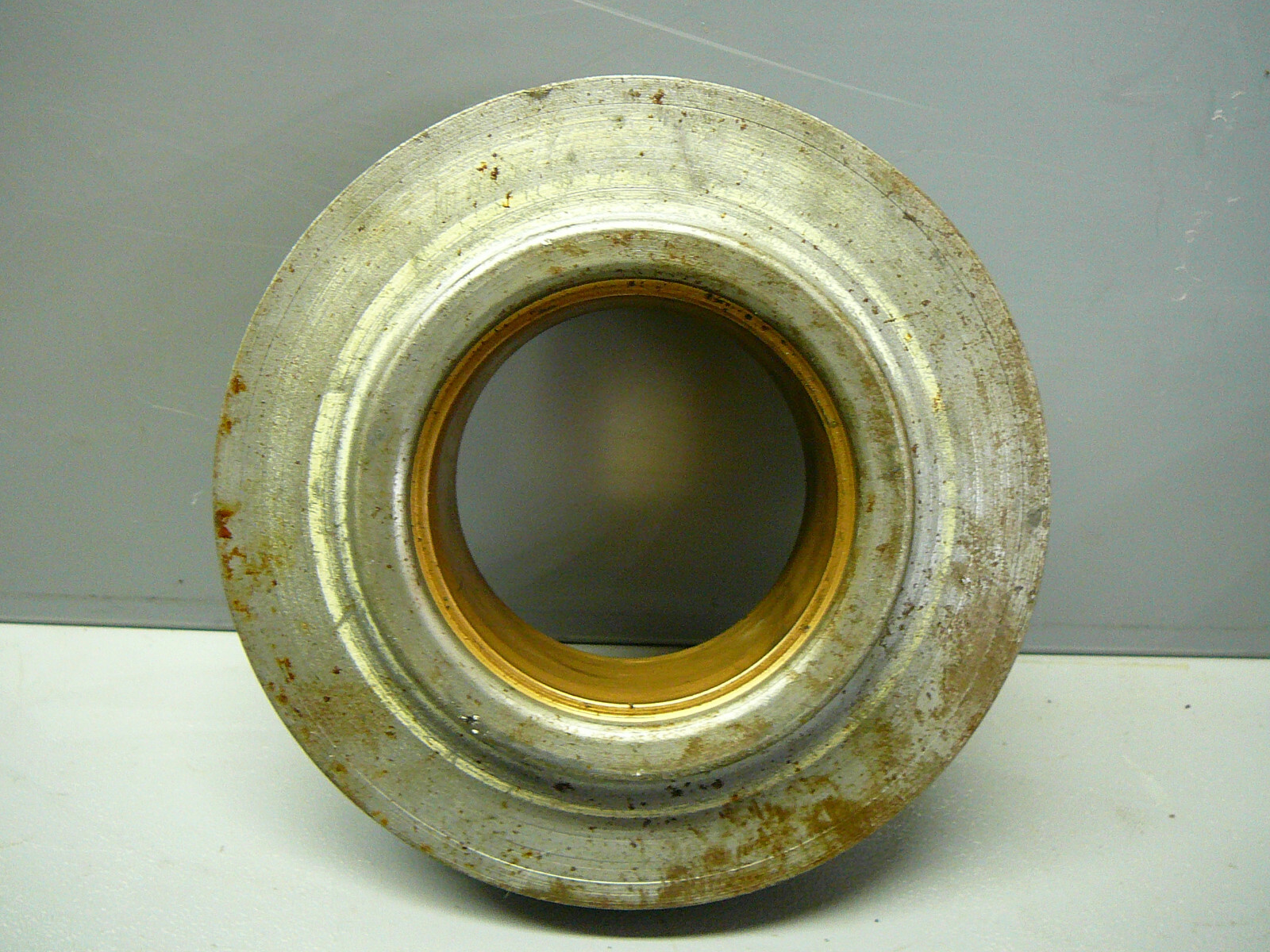 GREASEABLE PULLEY 5-1/4″ OD 3-3/4″ ID