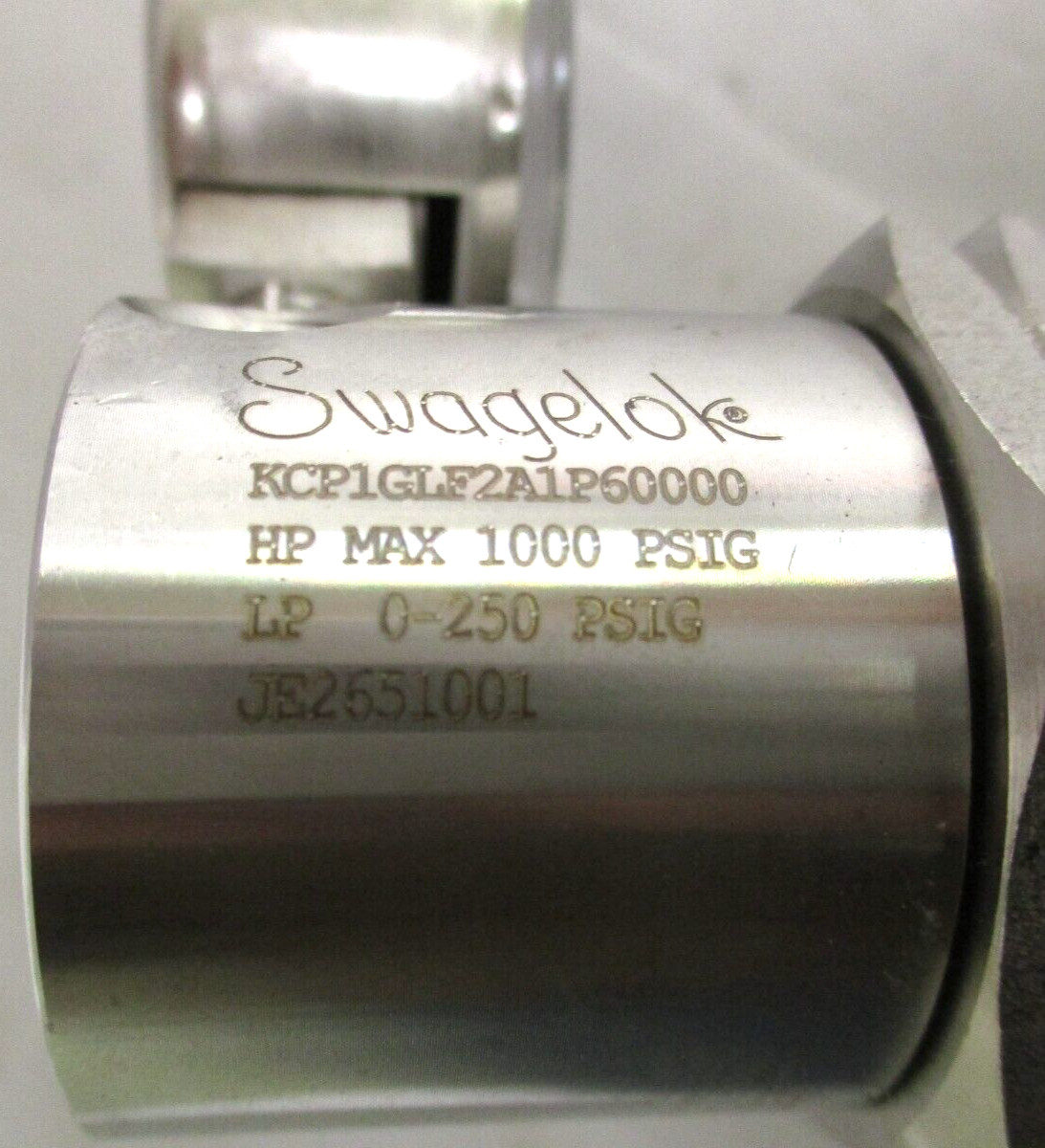 SWAGELOK , KCP1GLF2A1P6000 , REGULATOR , HP : 1000 PSI , LP : 0-250 PSI