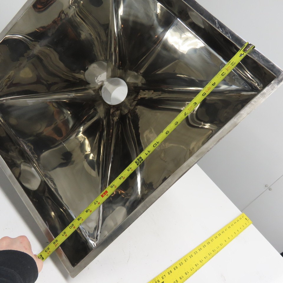 Multi-Head Weigher Machine Funnel 22-3/4″ x 22-1/2″ Top 5″ OD Outlet