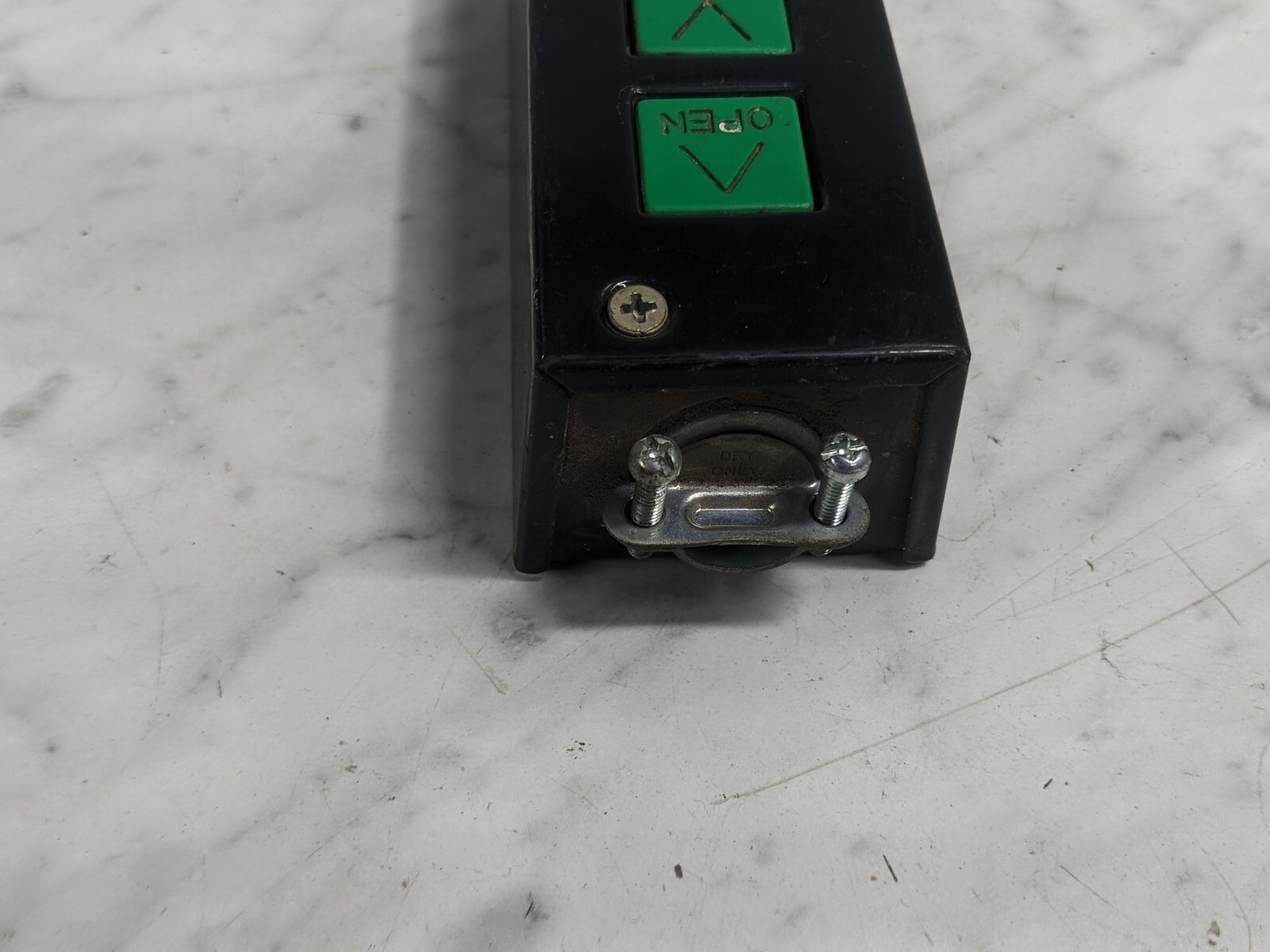 MMTC 5A 240V 3-BUTTON CONTROL STATION PBS-3 Commercial Garage Door Opener