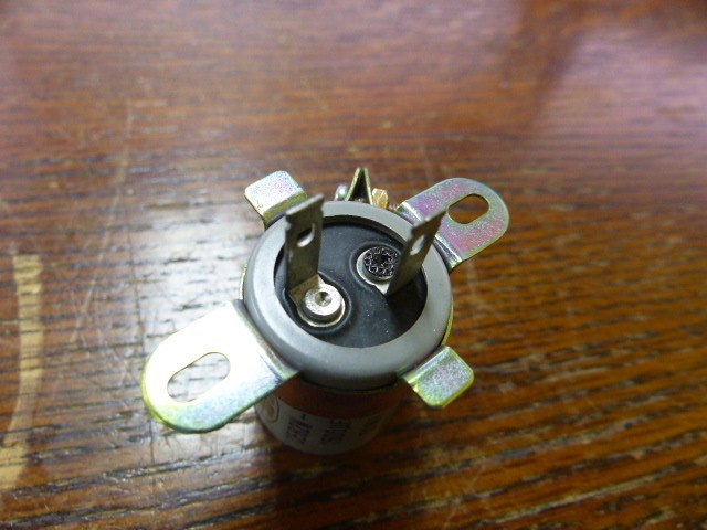 MARCON CE62W1H152T Qty of 10 per Lot 1500UF 50V SOLDER LUGS WITH MOUNTING HAR