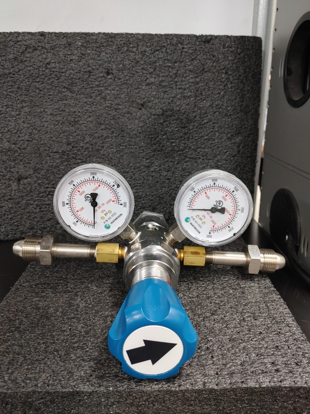 MATHESON High Purity Regulator with Pressure Gauges