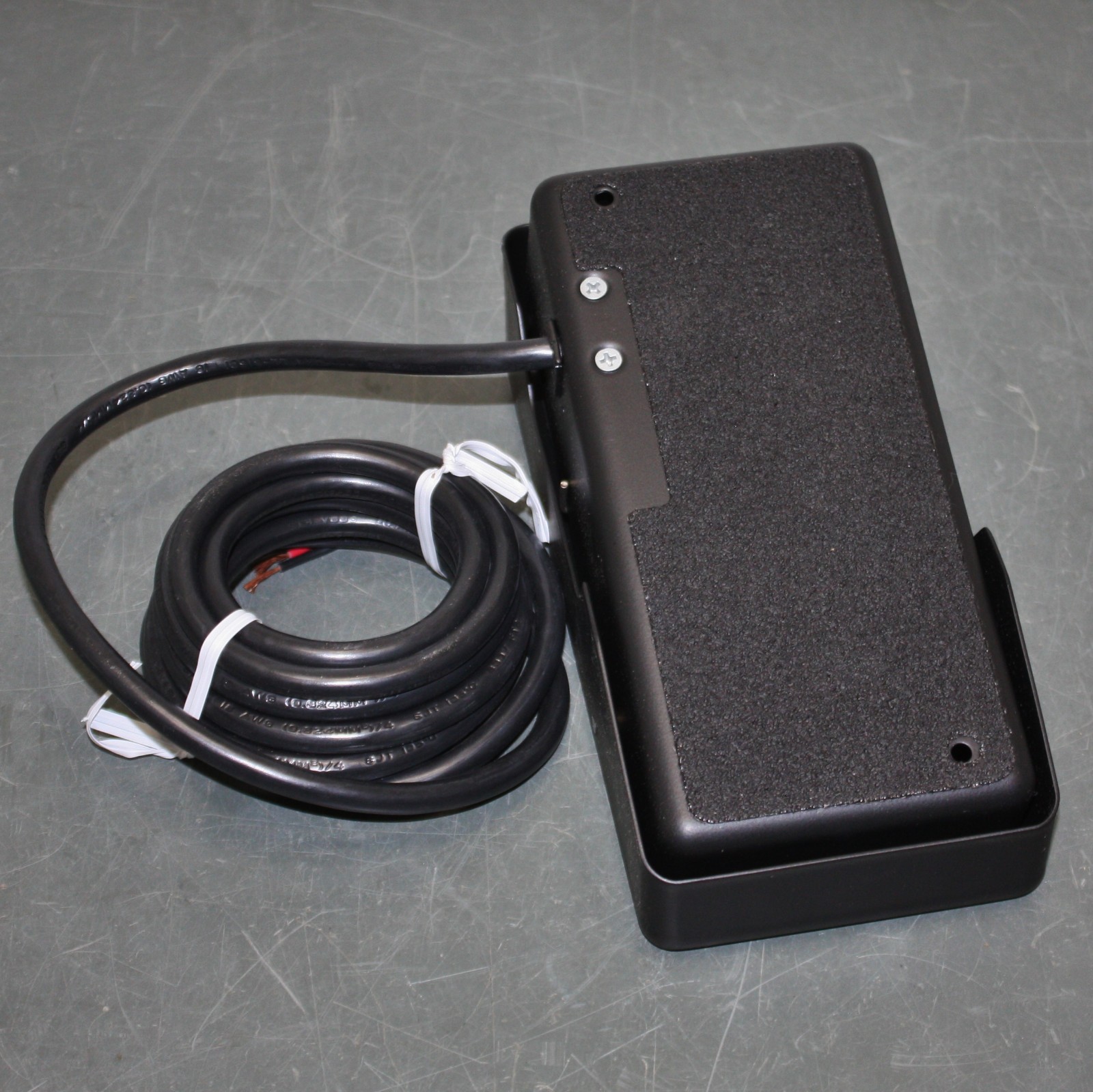 Linemaster Varior Foot Switch SP-975-79, 10A @ 125-250V AC Potentiometer Control