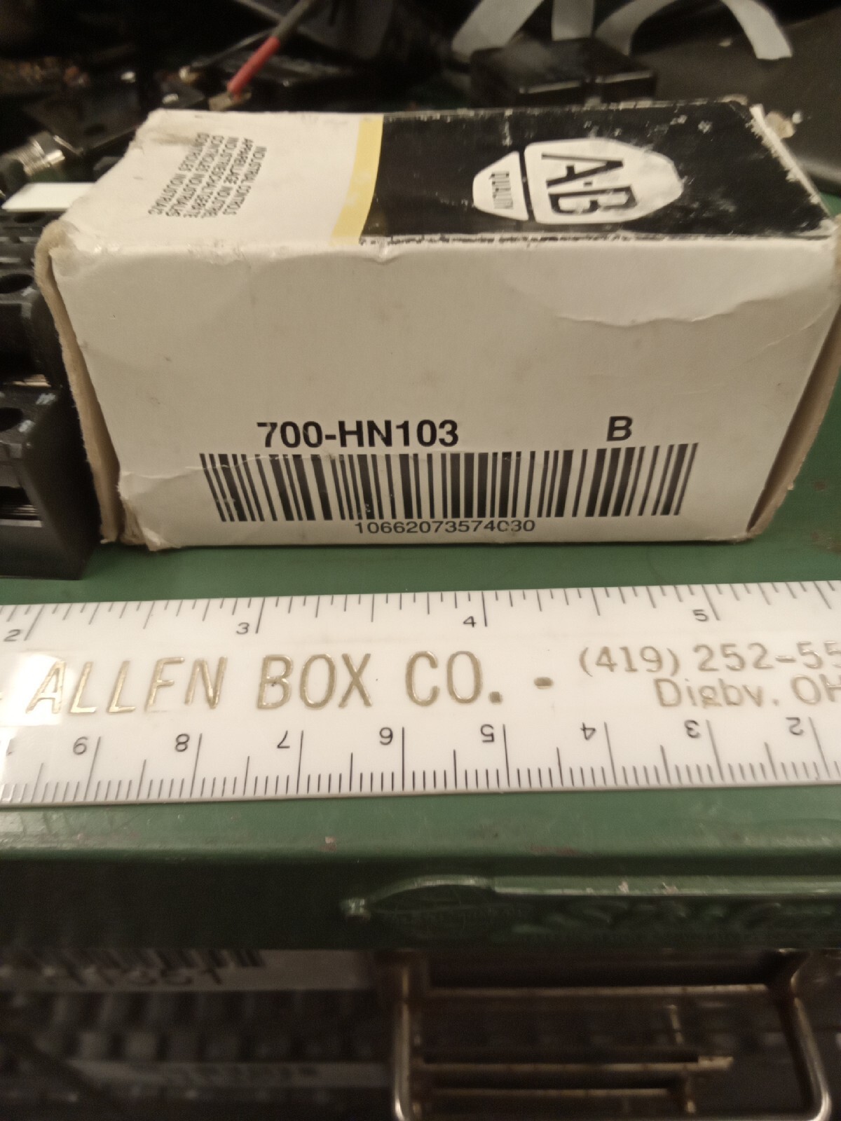 Allen-Bradley 700-HN103-B Relay Socket 14-Blade Din Rail Mount 300VAC 7Amp