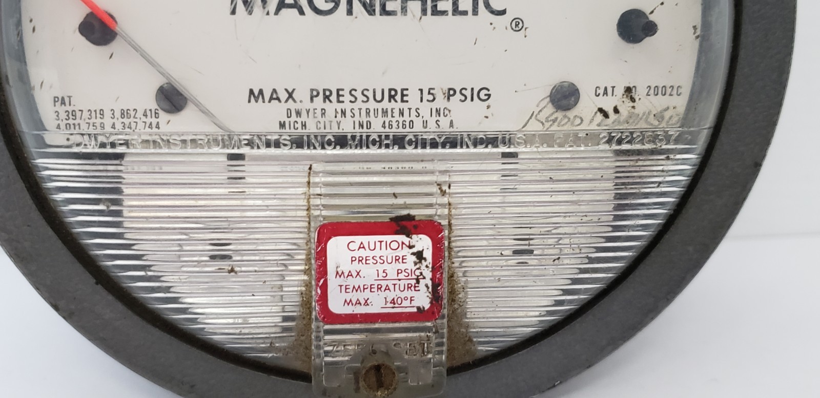 MAGNEHELIC 0-2″ OF WATER PRESSURE GAUGE, 15 PSIG, CAT NO. 2002C