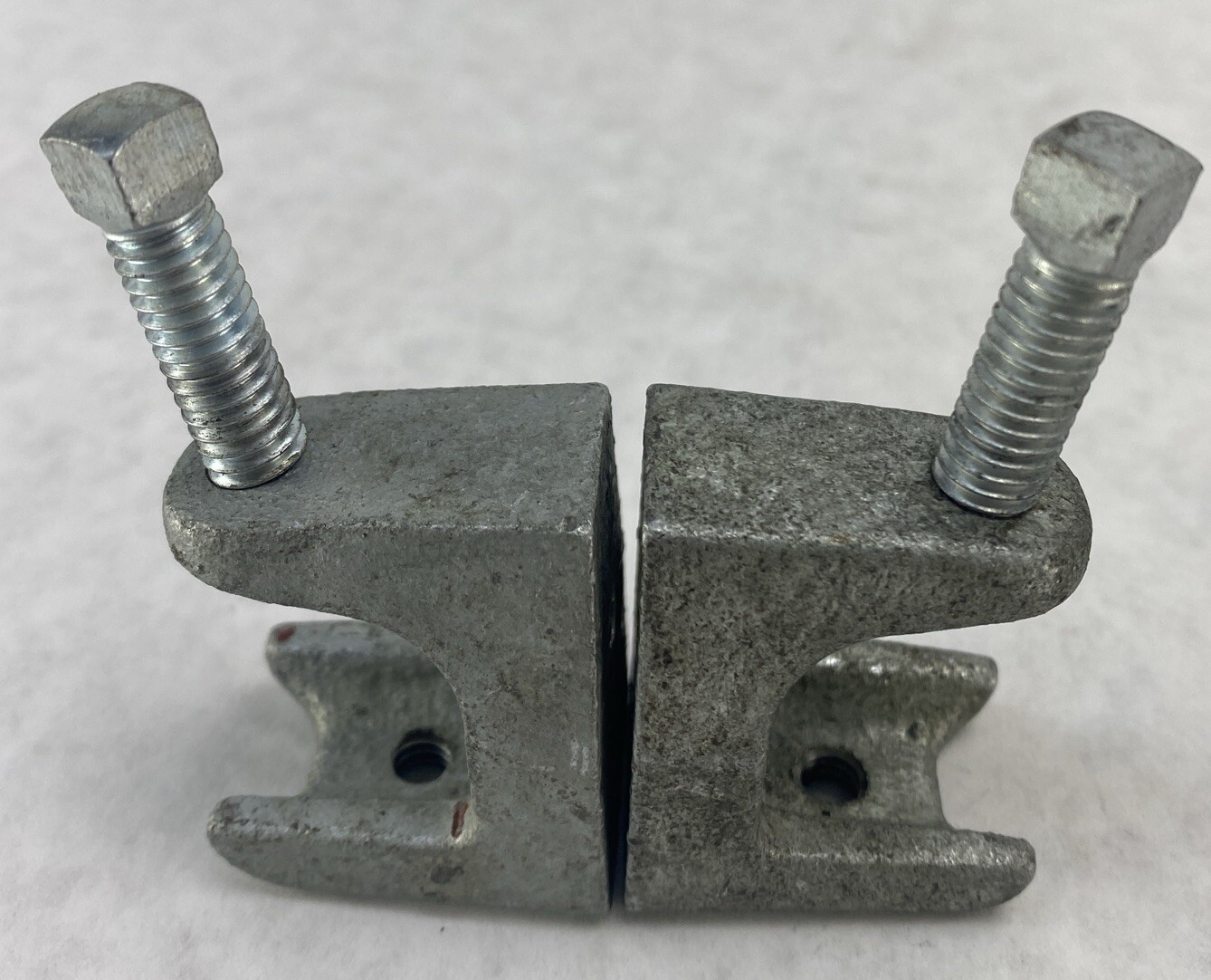 Steel Beam Clamps 0.75 inch U Trough with 3/8″ Mount Hole (Lot of 2)