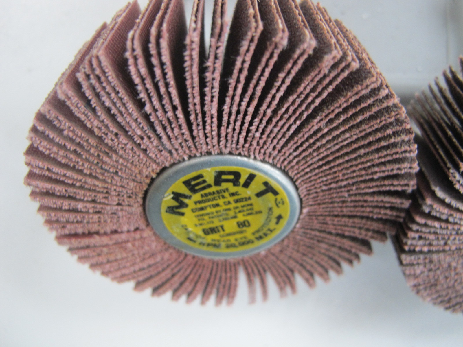 (2) Merit 35016 Abrasive XX3010 Quick Change Grind-O-Flex Miniature FLAP Wheel 2
