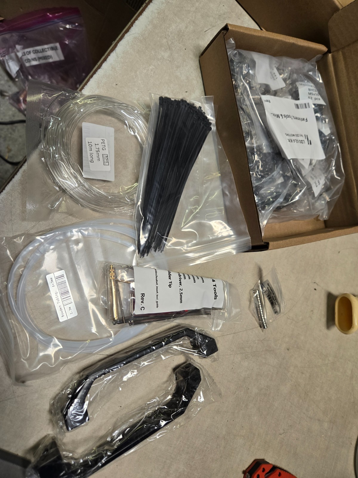 LDO V2.4 Kit Fasters Tools and Misc – Accessories box