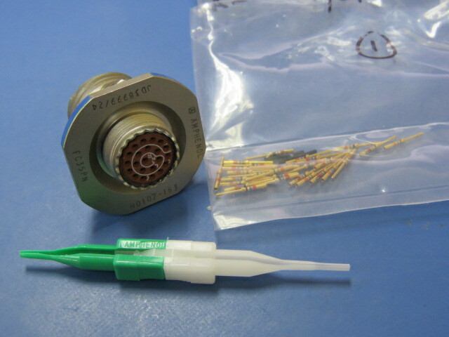 Amphenol JD38999/24FC35PN Qty of 1 per Lot 22 Position Circular Connector Rece