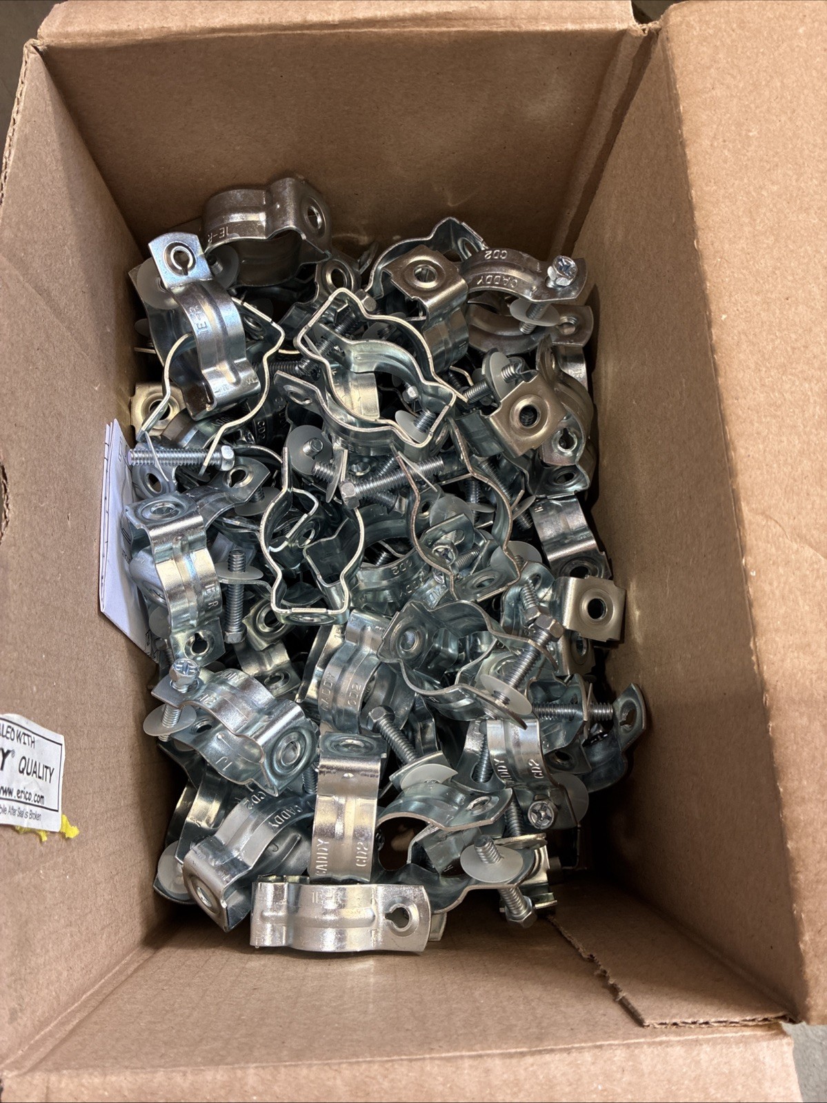 100PK nVent CADDY CD2B Conduit/Pipe Clamp, 1″ EMT/Rigid, Steel, Zinc‑Plated