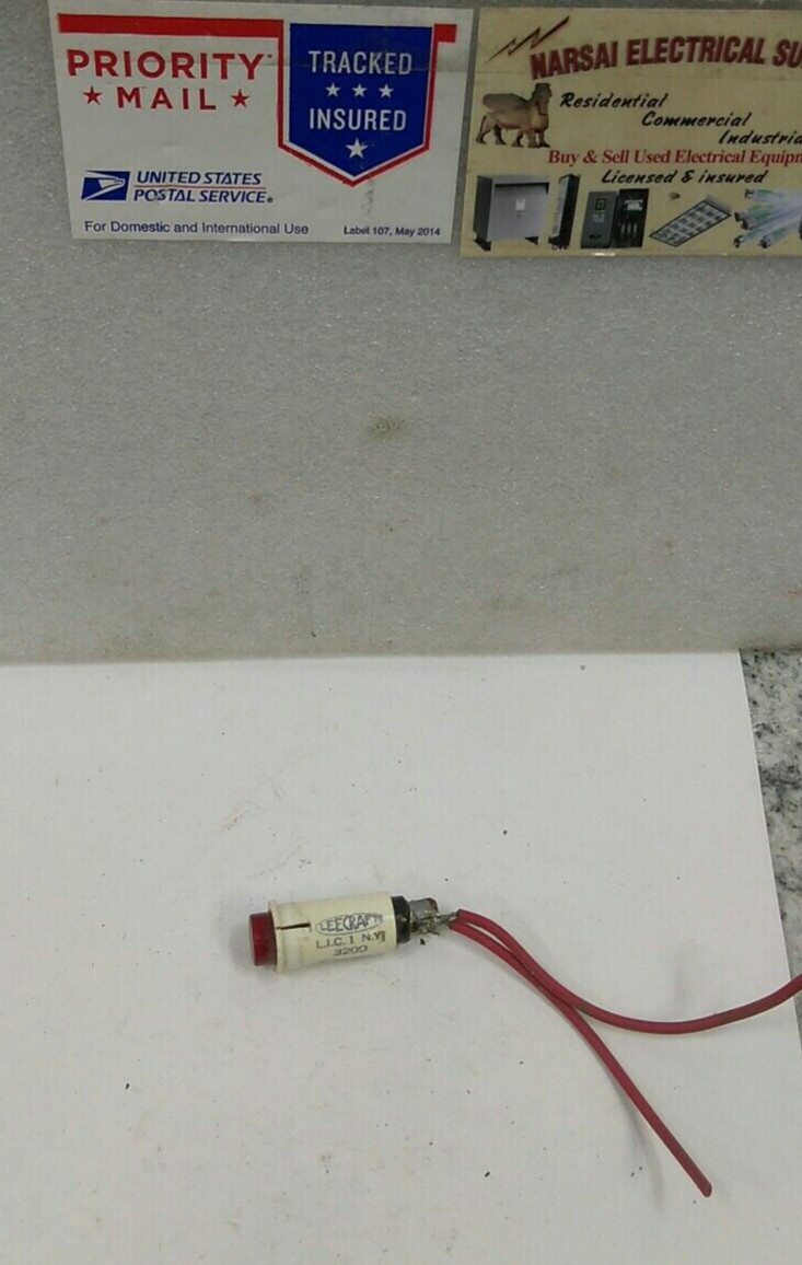 LEECRAFT / SNAPLITE L.I.C.1.N.Y. 3200 /PANEL LAMPS/ 125V.1/3W. LIC1NY/USE(L88