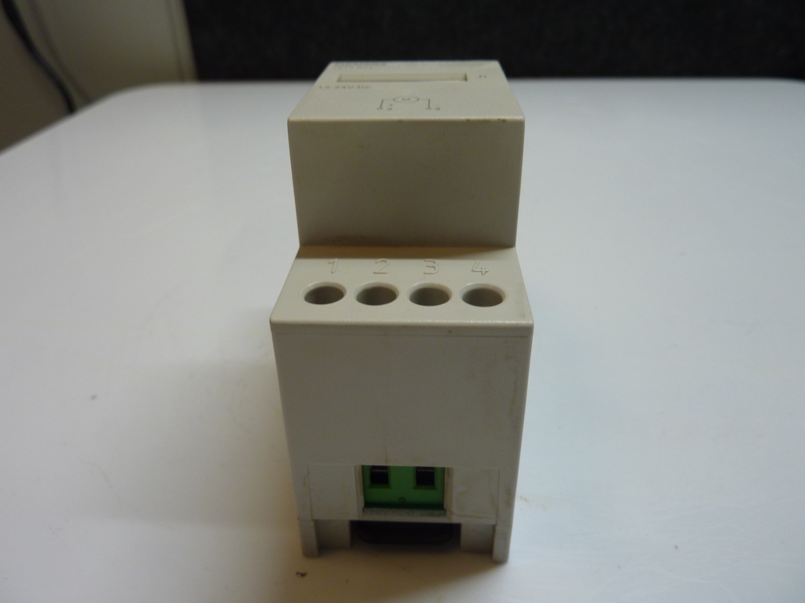 SIEMENS 7KT5 801 TIME COUNTER 12-24VDC (31950)