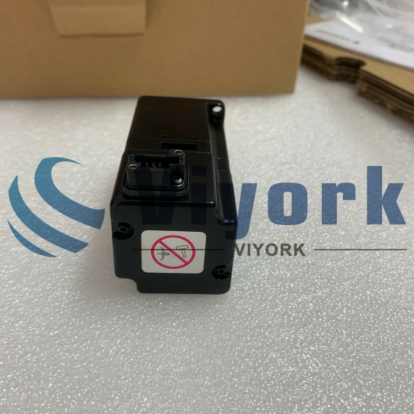 Yaskawa SGMAS-01ACA21 AC SERVO MOTOR 0.91AMP 200VAC R/MIN3000 NEW