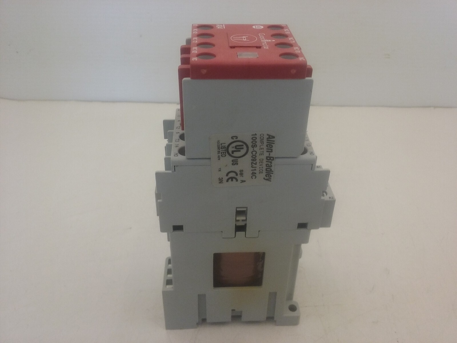 ALLEN BRADLEY 100S-C09ZJ14C GUARDMASTER CONTACTOR 9A 24VDC 1NO/4NC SERIES A NNB