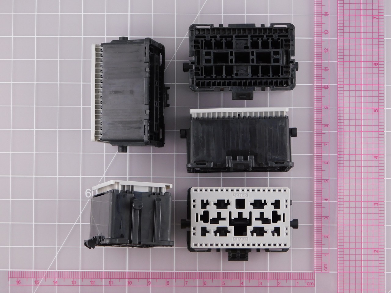 Lot of 169 AUTO 6098-6047 59P FEMALE UNSEALED CONN 20m? BLK X122505
