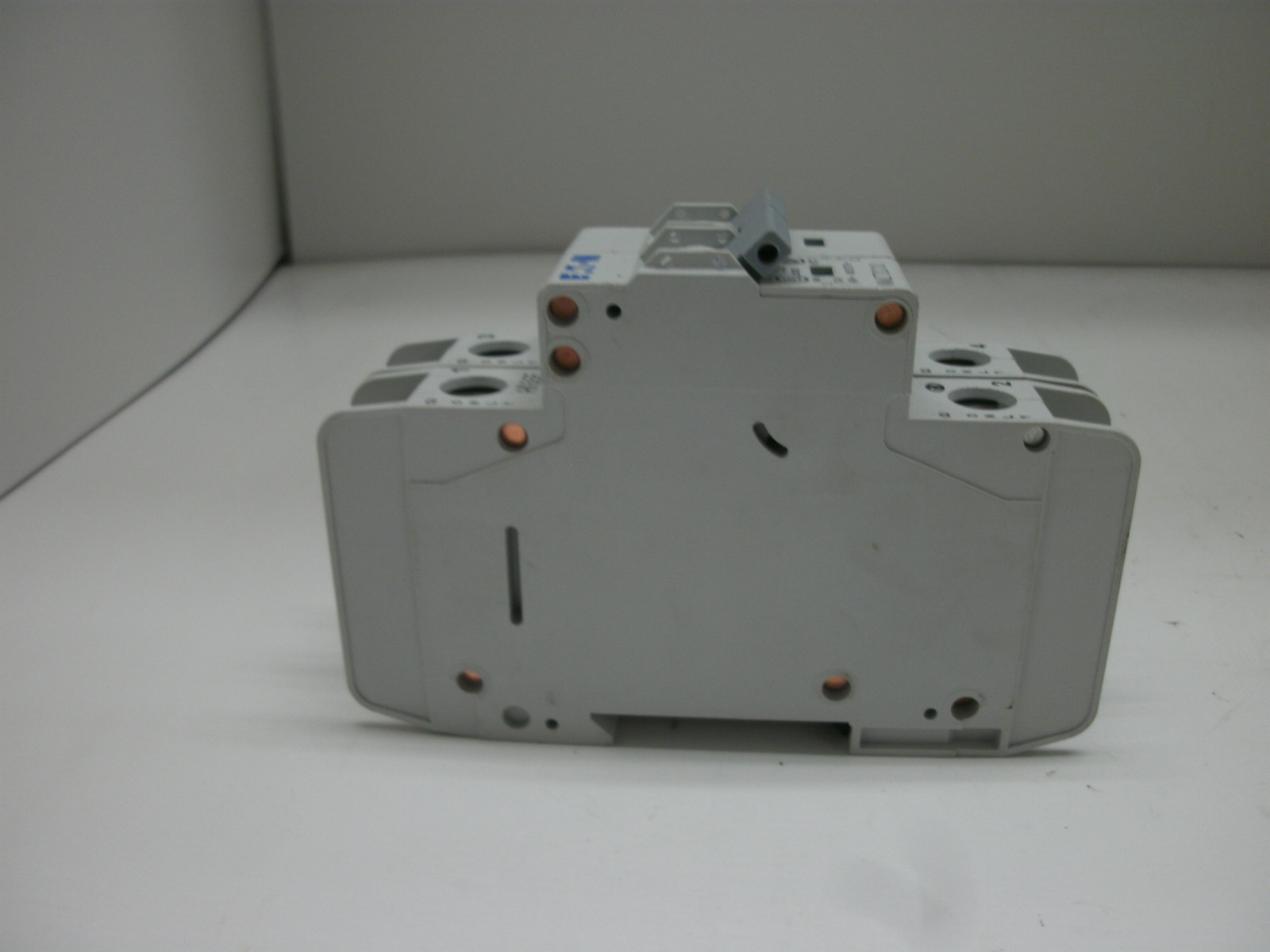 CUTLER HAMMER WMZT2C10 MINIATURE CIRCUIT BREAKER 10A 2POLE 480Y/277V C-CURVE NNB