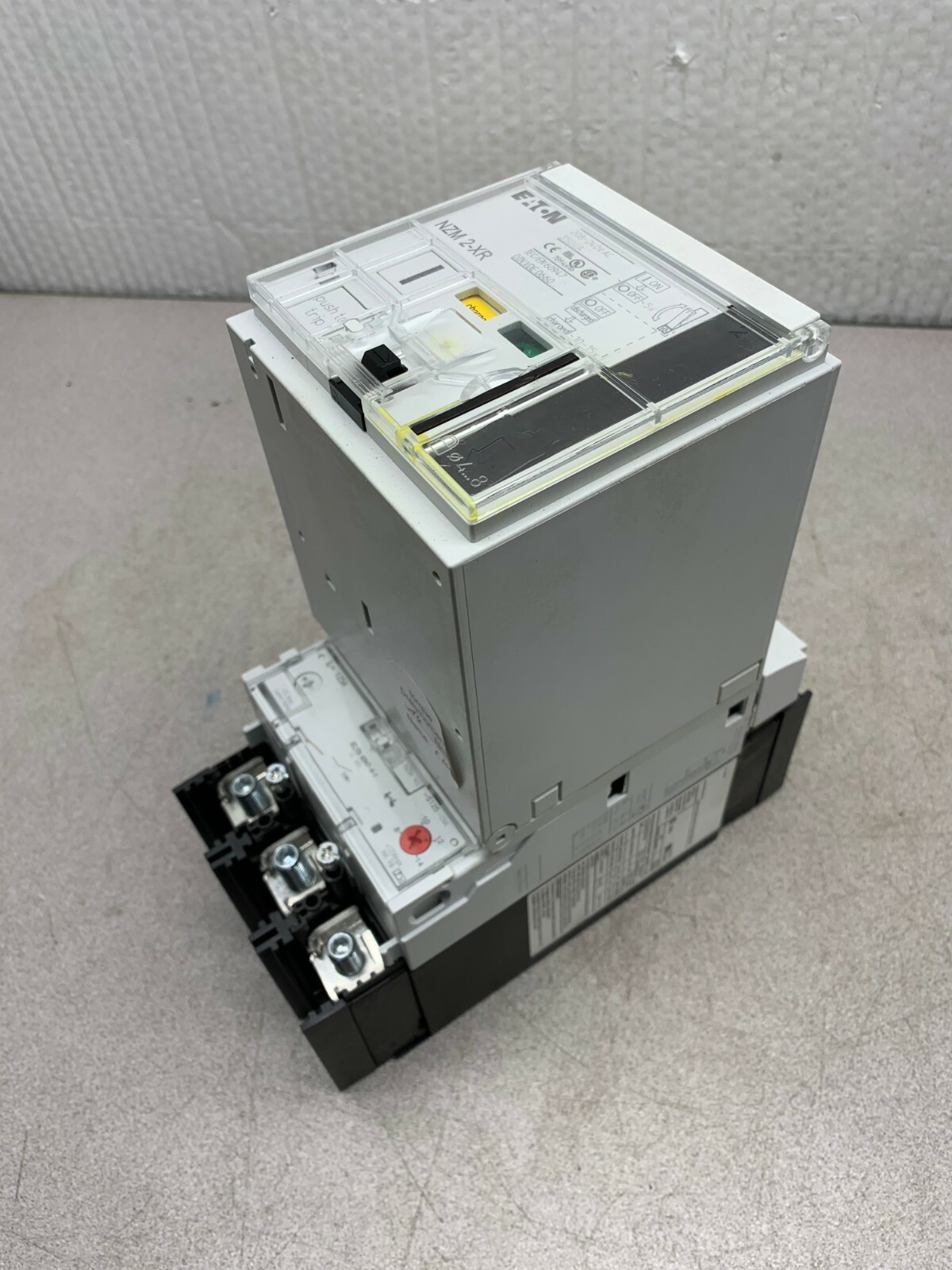 NEW EATON MOELLER 125AMP BREAKER WITH SYNCHRONIZED REMOTE OPERATOR NZM 2-XR