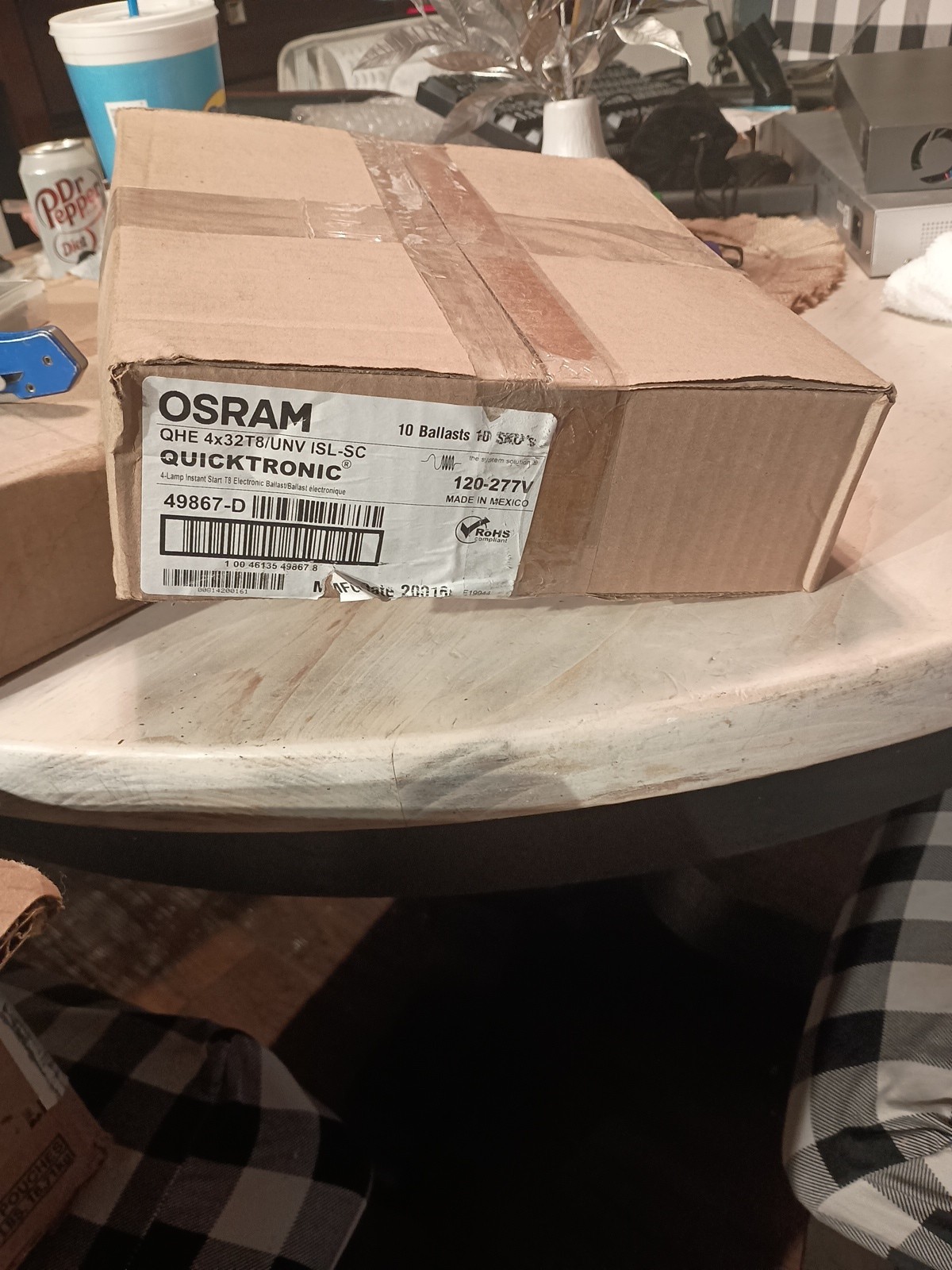 OSRAM QHE4X32T8/UNV ISL-SC, (1) BOX OF (10) 4 lamp elec 120/277V BALLAST – NEW-B