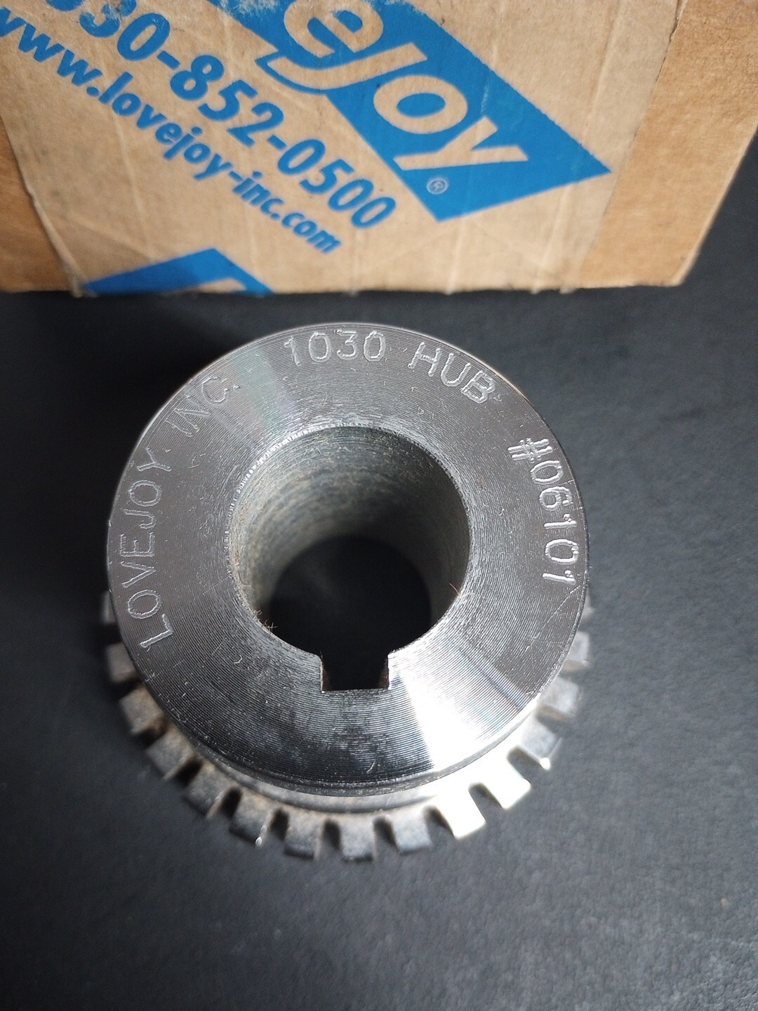 LOVEJOY 1030 Grid Coupling Hub, 15/16″ Bore, 1/4×1/8 Keyway #06101