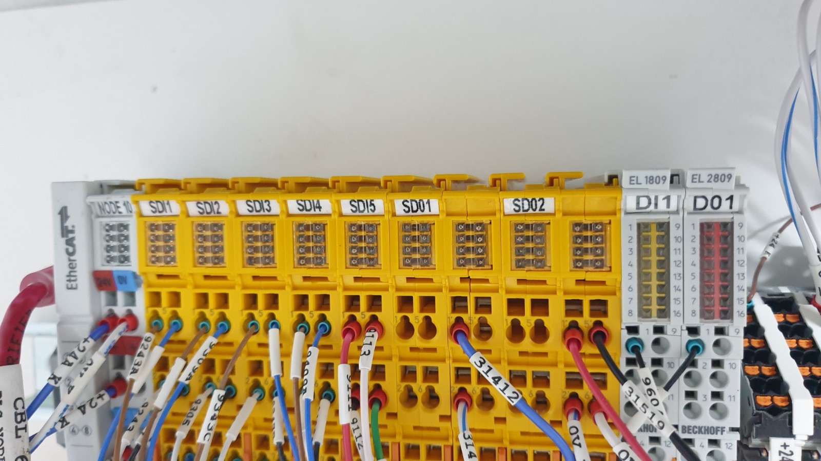 Beckhoff EtherCAT I/O Module Assembly EK1100, EL1904, EL2904, EL1809, EL2809