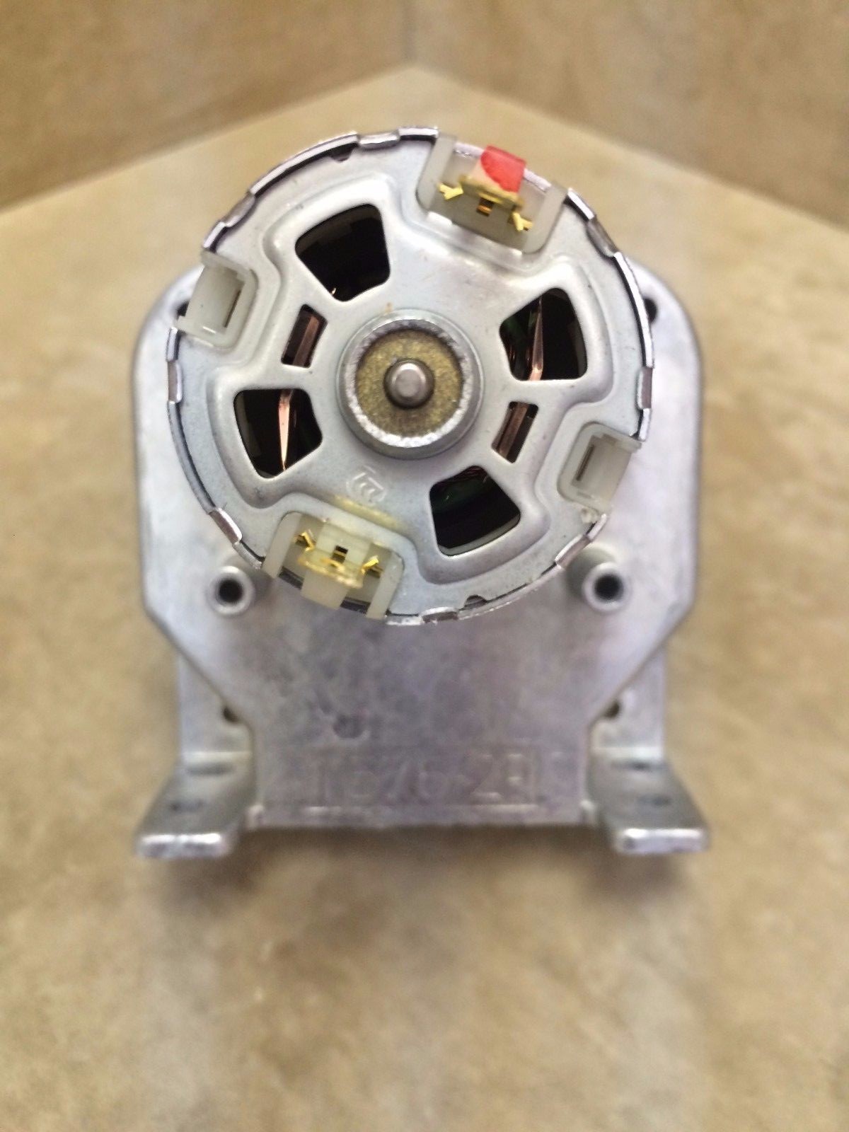 Cole Parmer, Fisher Scientific motor D-3138-4 – 12V – 150 RPM ( no pump)