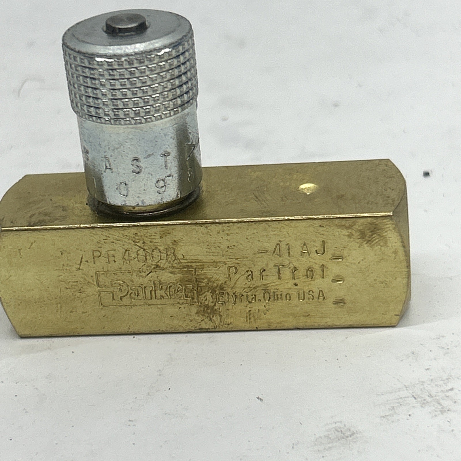 NEW ! PARKER 1/4″ FLOW CONTROL VALVE PF400B. Parker Pf-400b