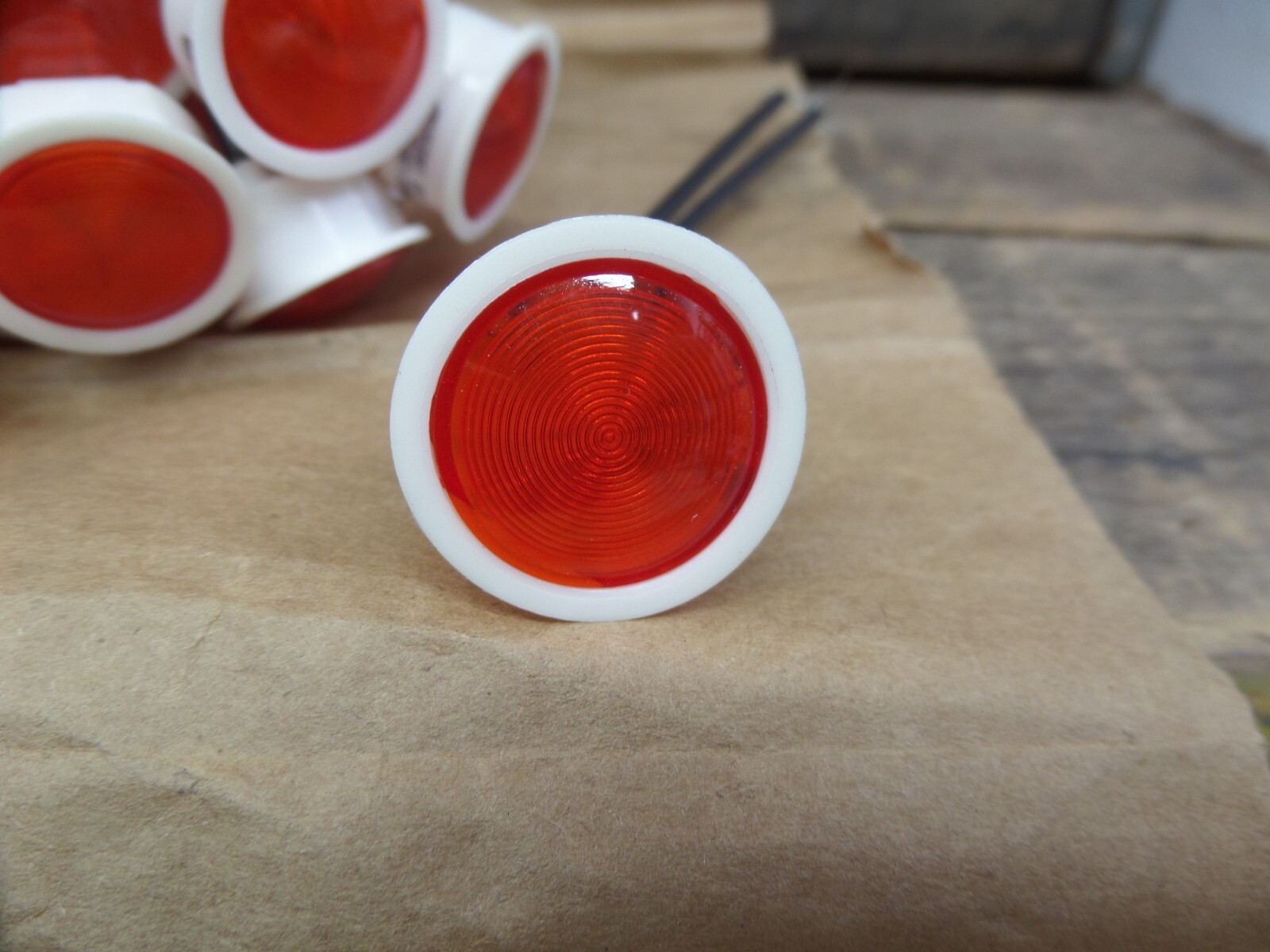 1 – VCC / Chicago Miniature 2620K1 IDI Red Panel Mount Indicator Light NEW DUTCH