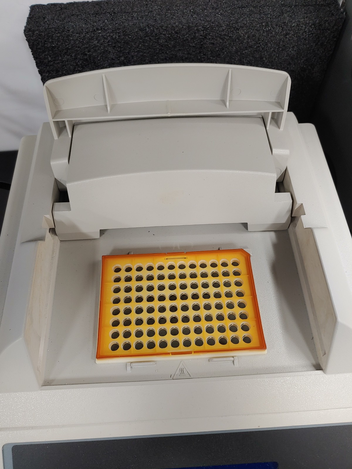 APPLIED BIOSYSTEMS GeneAmp PCR System 9700 PN N8050200